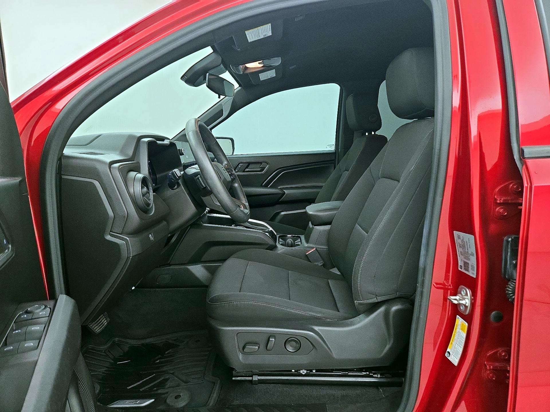 Thumbnail: 2024 Chevrolet Colorado - 11