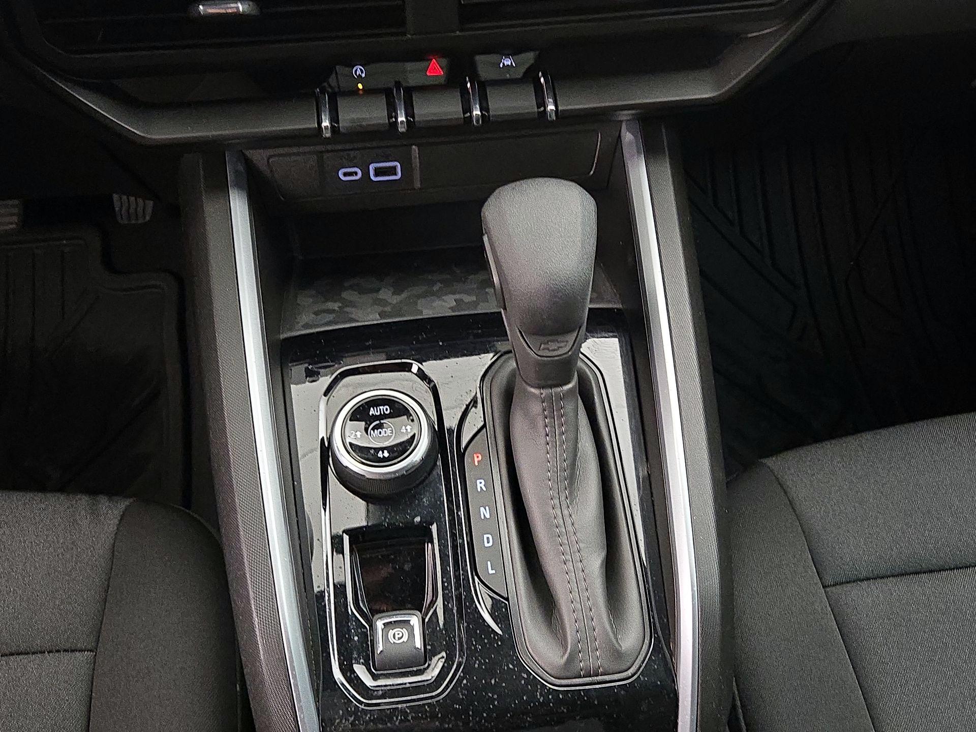 Thumbnail: 2024 Chevrolet Colorado - 18