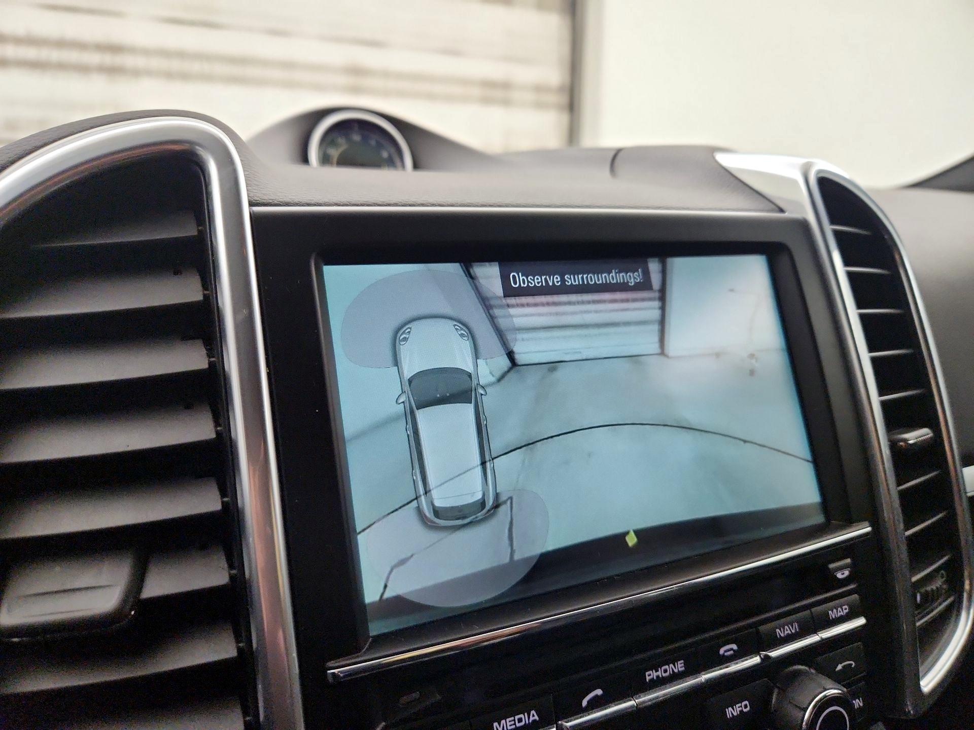 Thumbnail: 2015 Porsche Cayenne - 14