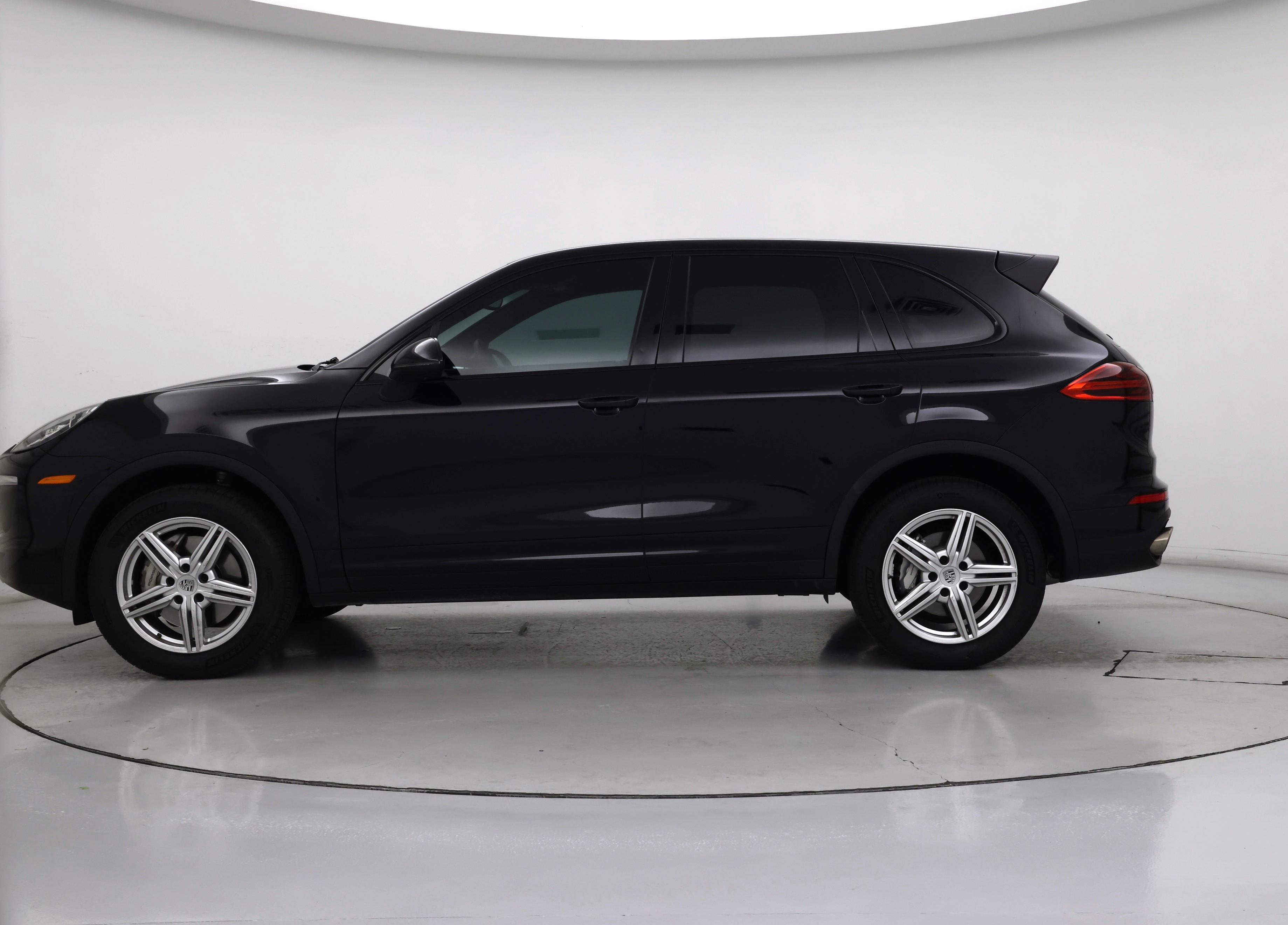 Thumbnail: 2015 Porsche Cayenne - 3