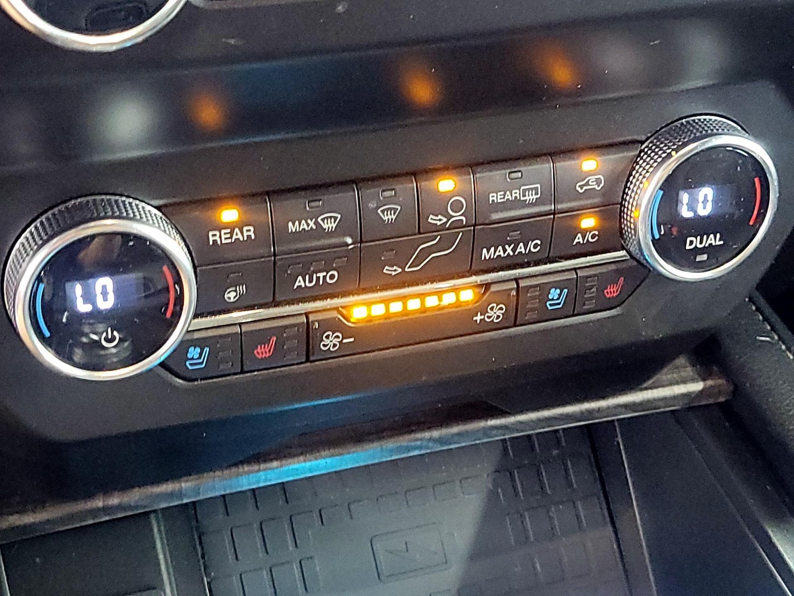 2020 Ford Expedition Limited - Photo 18