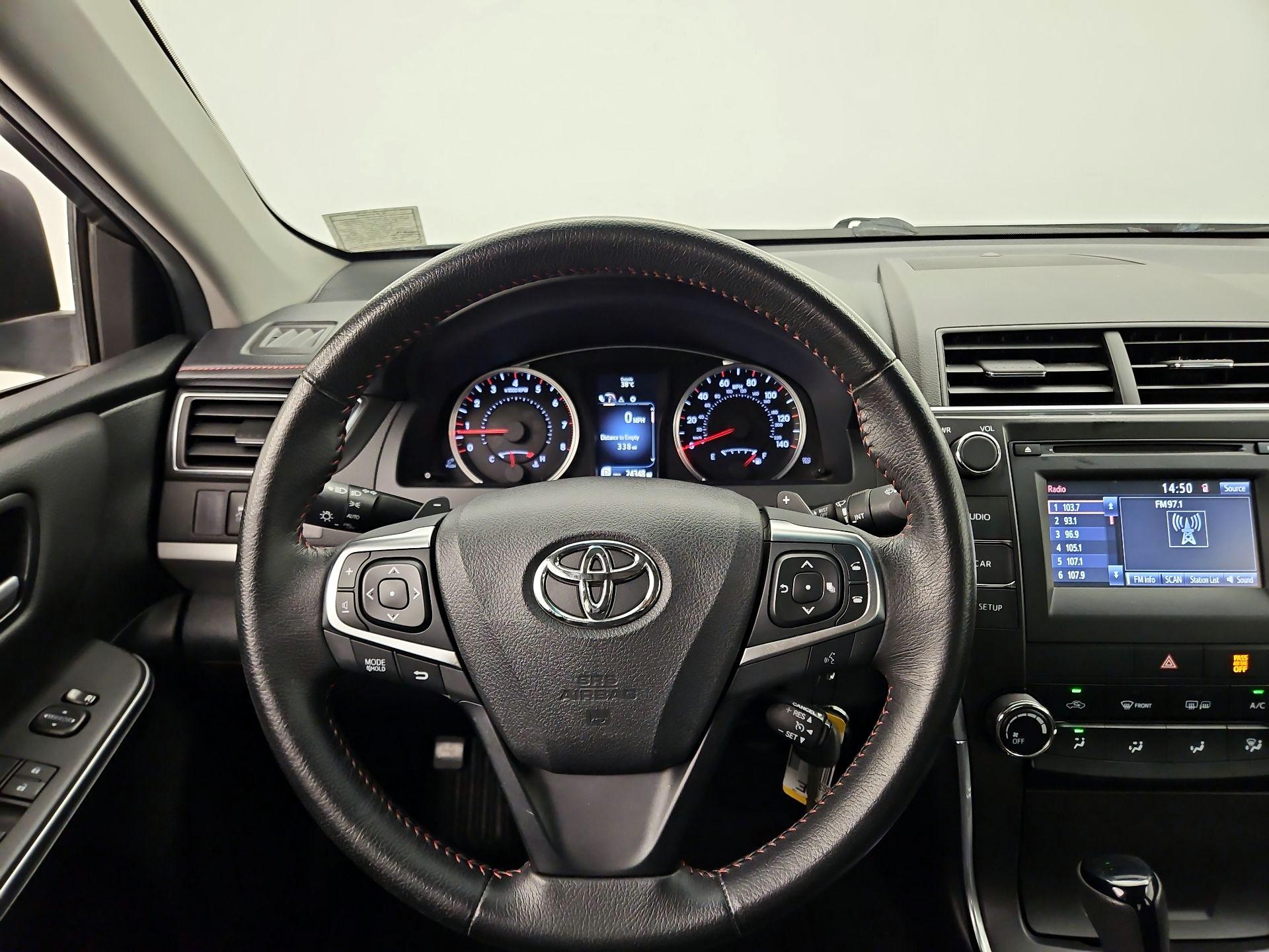 Thumbnail: 2015 Toyota Camry - 10