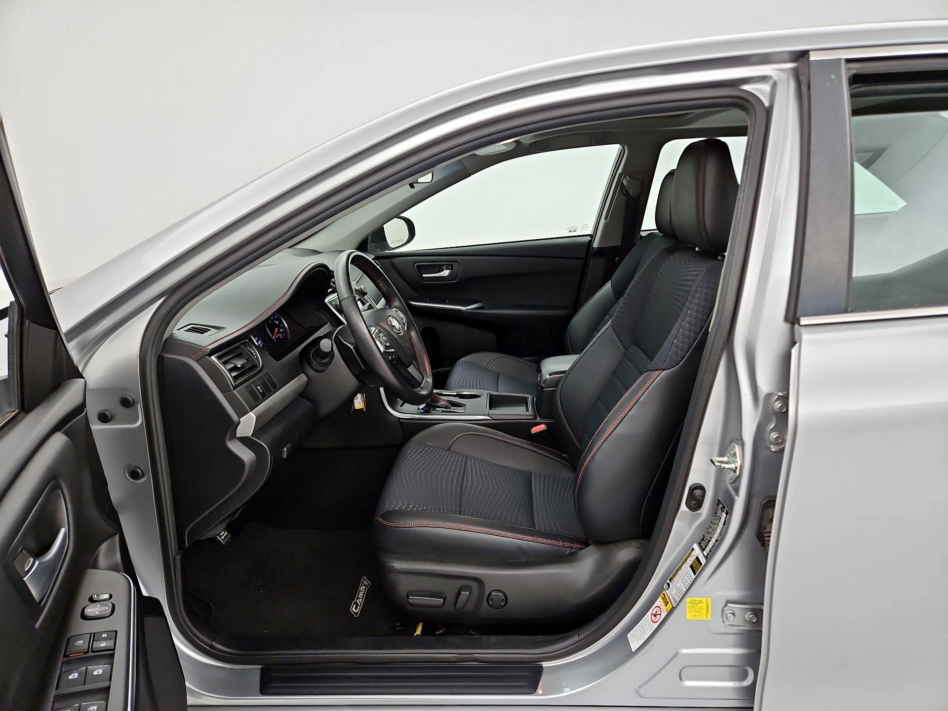 Thumbnail: 2015 Toyota Camry - 11