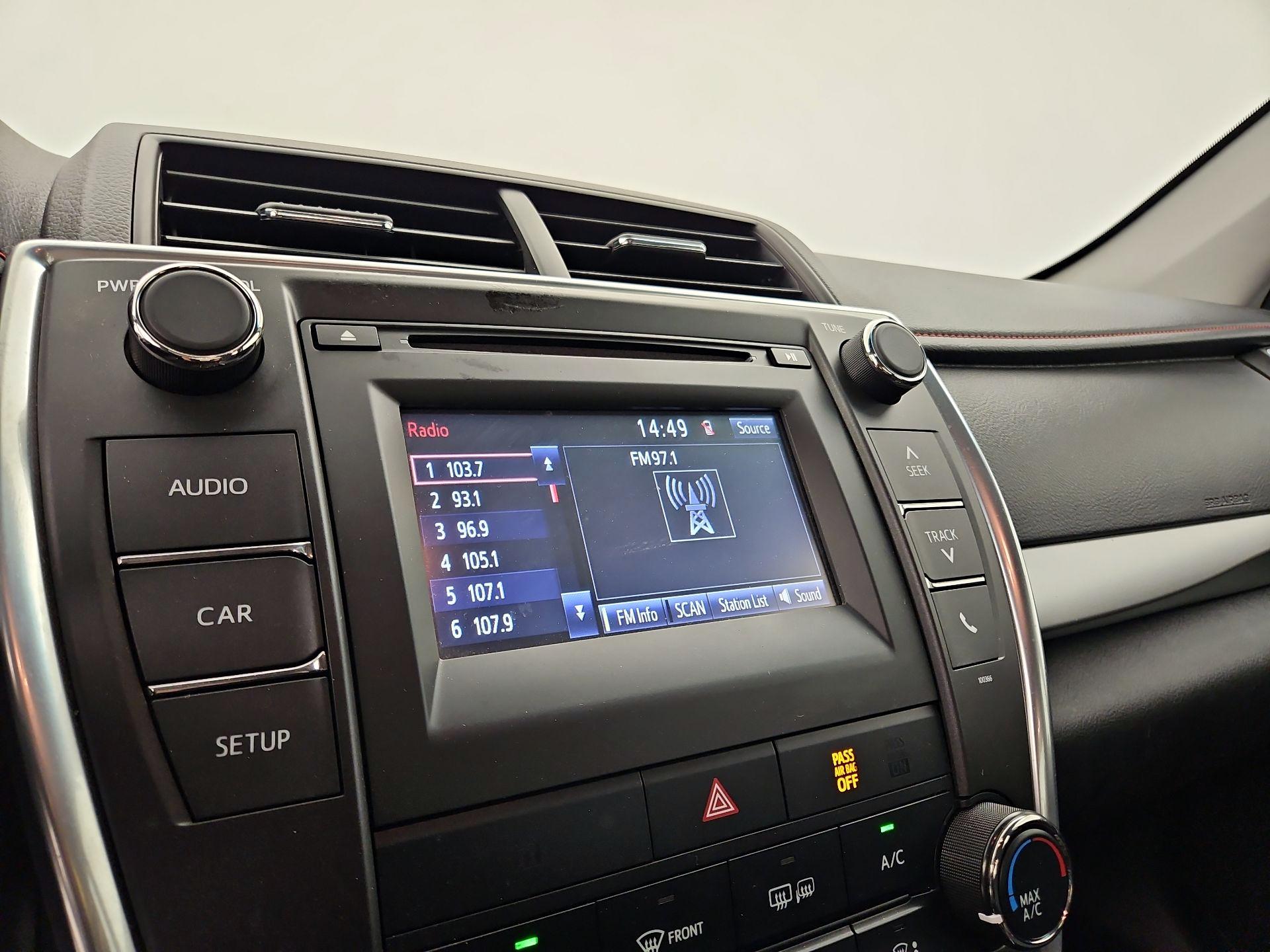 Thumbnail: 2015 Toyota Camry - 13