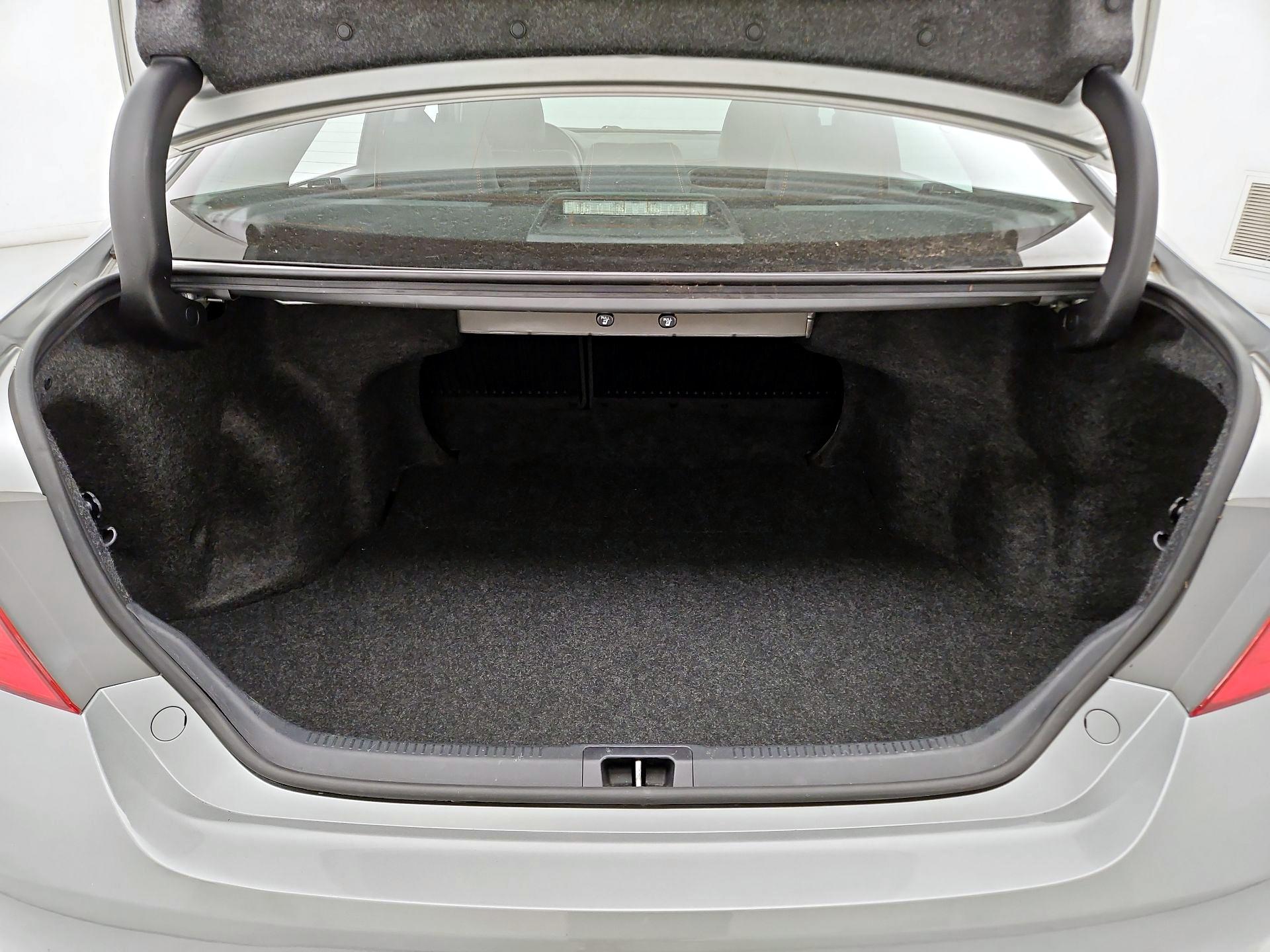 Thumbnail: 2015 Toyota Camry - 16
