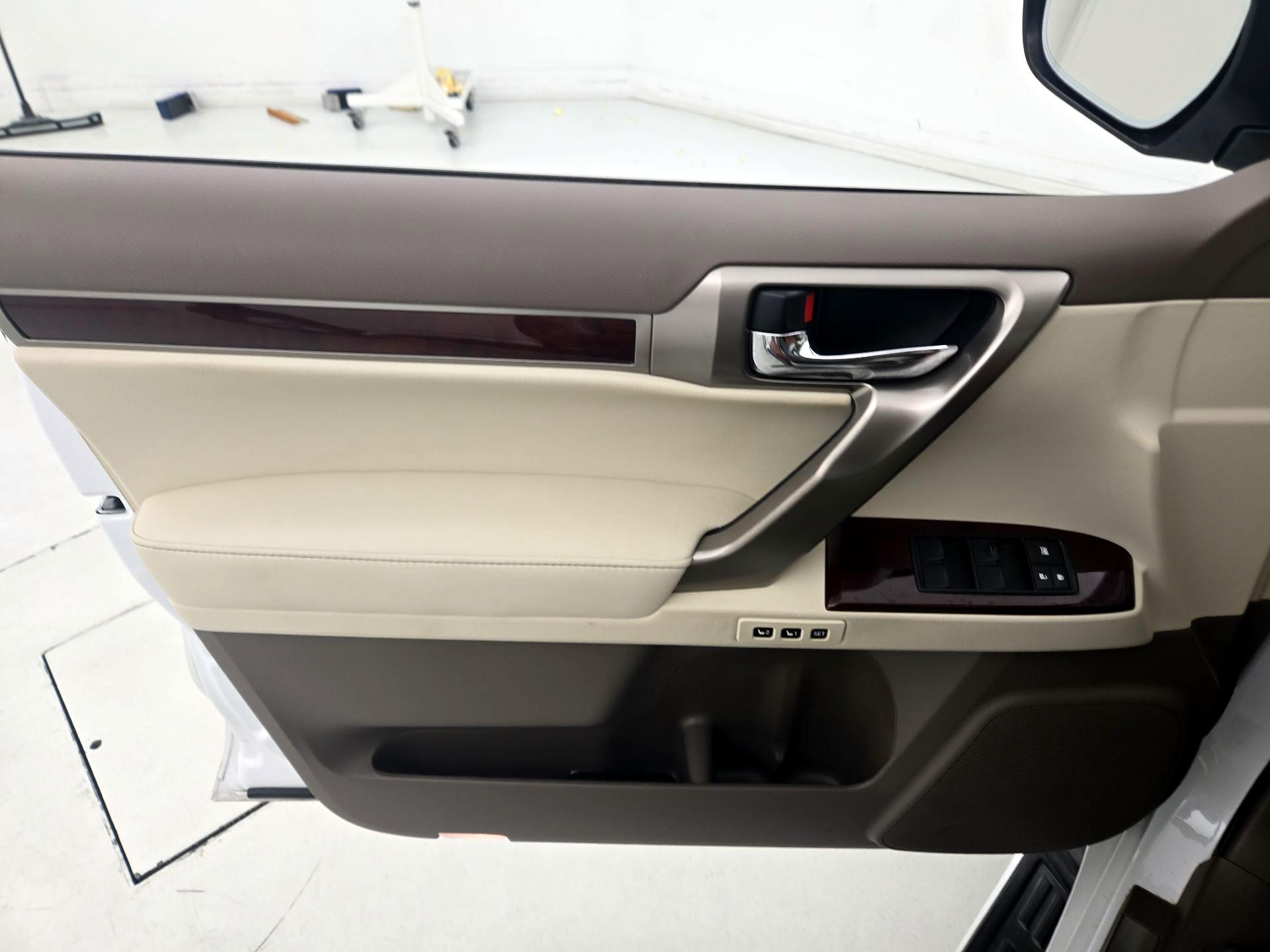 Thumbnail: 2016 Lexus GX - 12