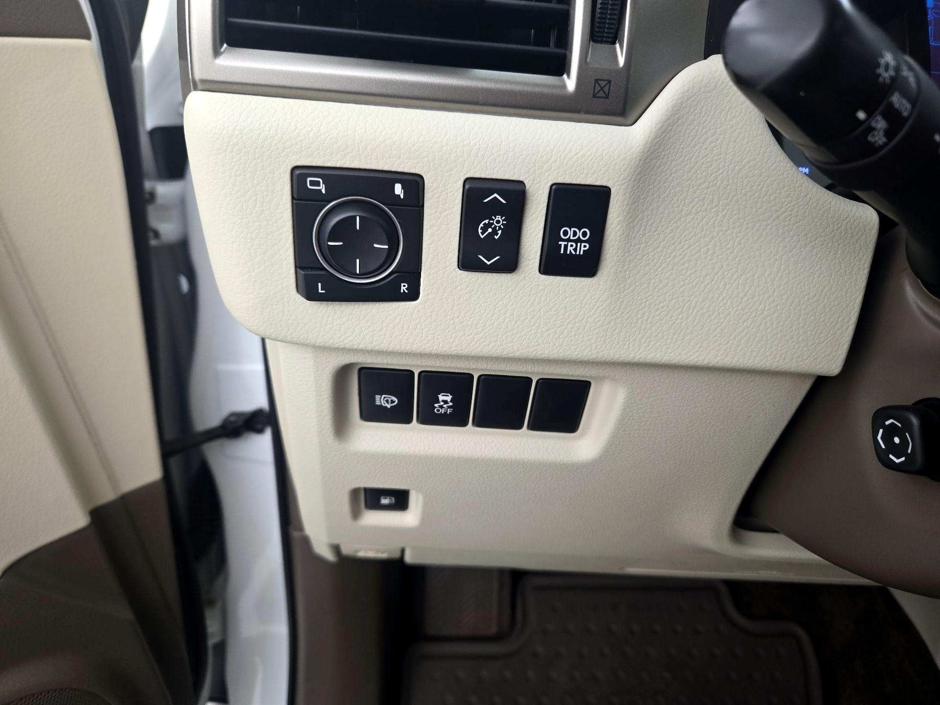 Thumbnail: 2016 Lexus GX - 13
