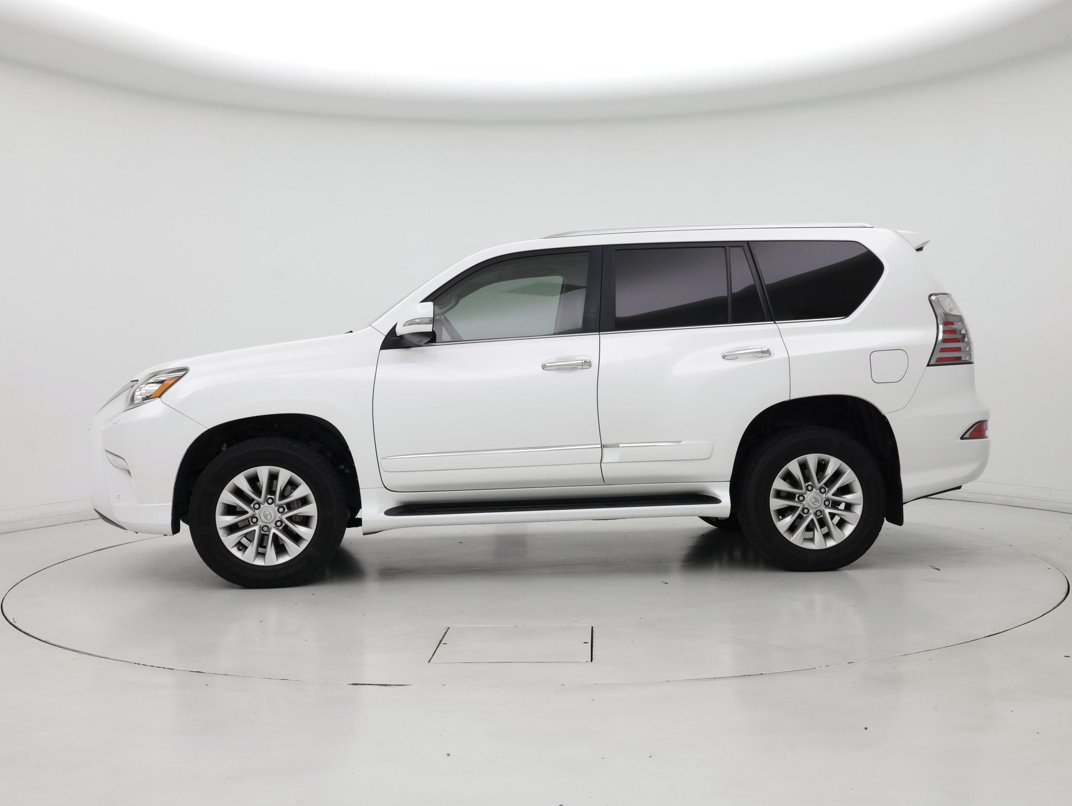 Thumbnail: 2016 Lexus GX - 3