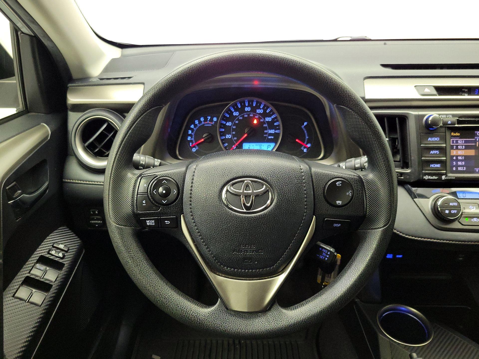 Thumbnail: 2015 Toyota RAV4 - 10