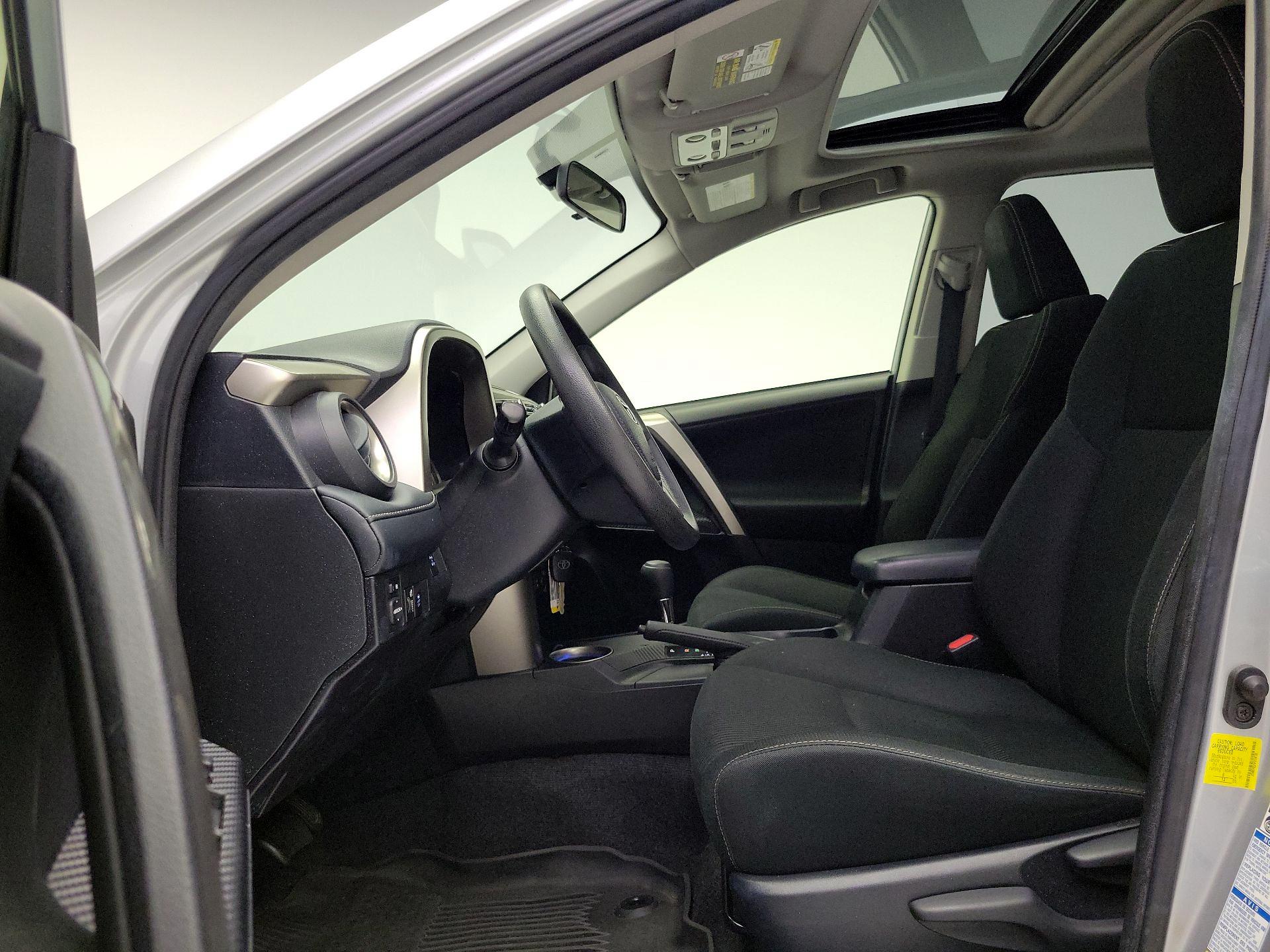 Thumbnail: 2015 Toyota RAV4 - 11