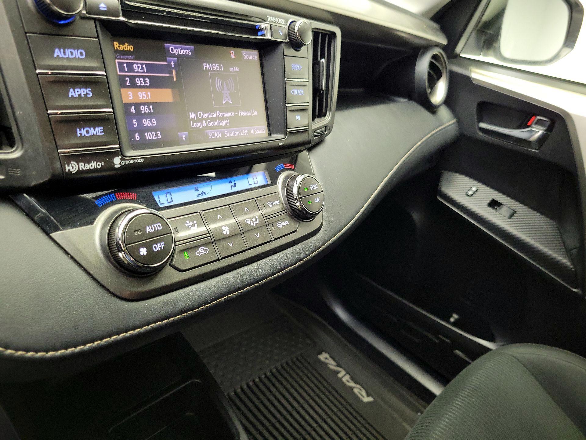 Thumbnail: 2015 Toyota RAV4 - 16