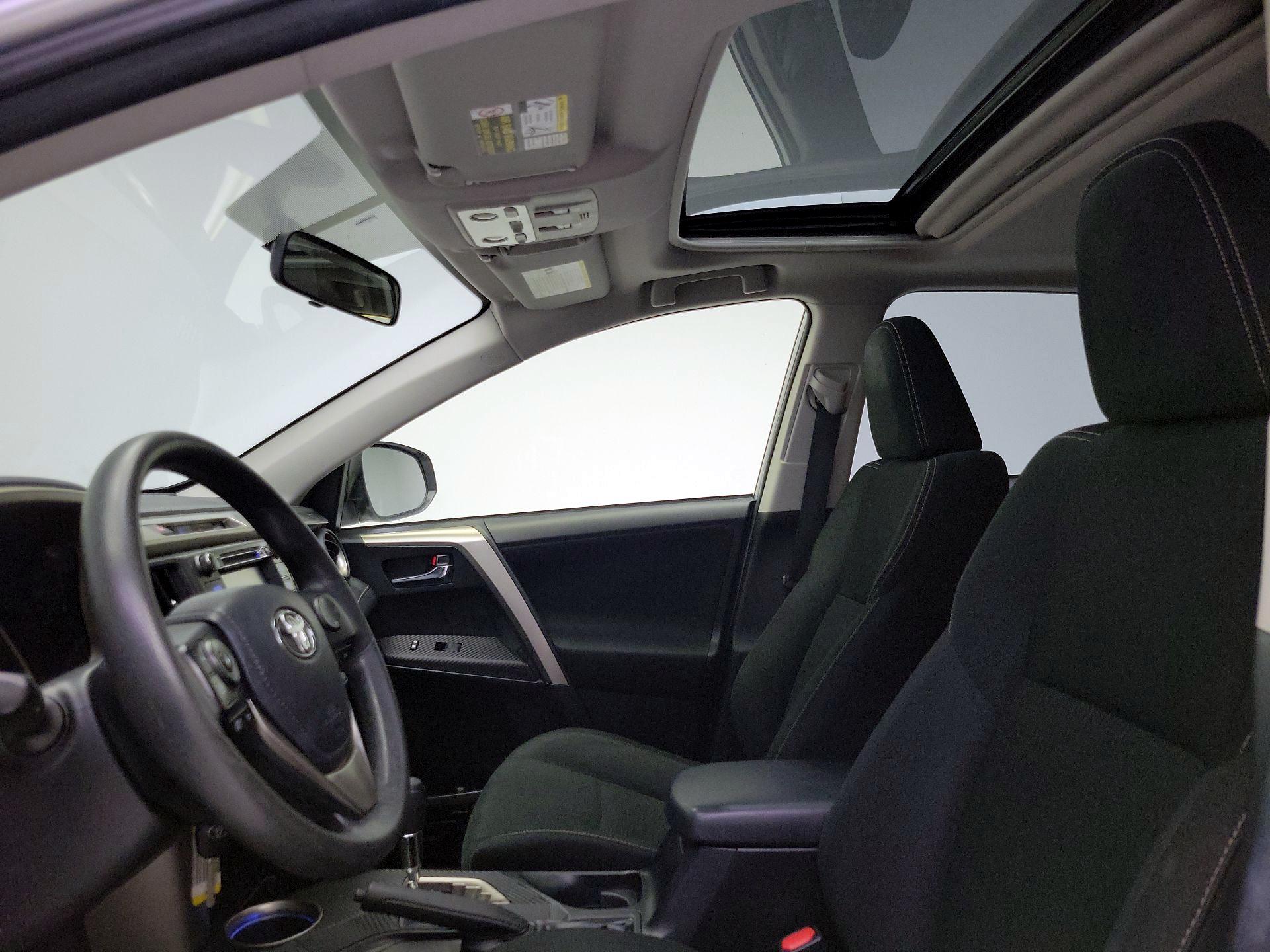 Thumbnail: 2015 Toyota RAV4 - 19
