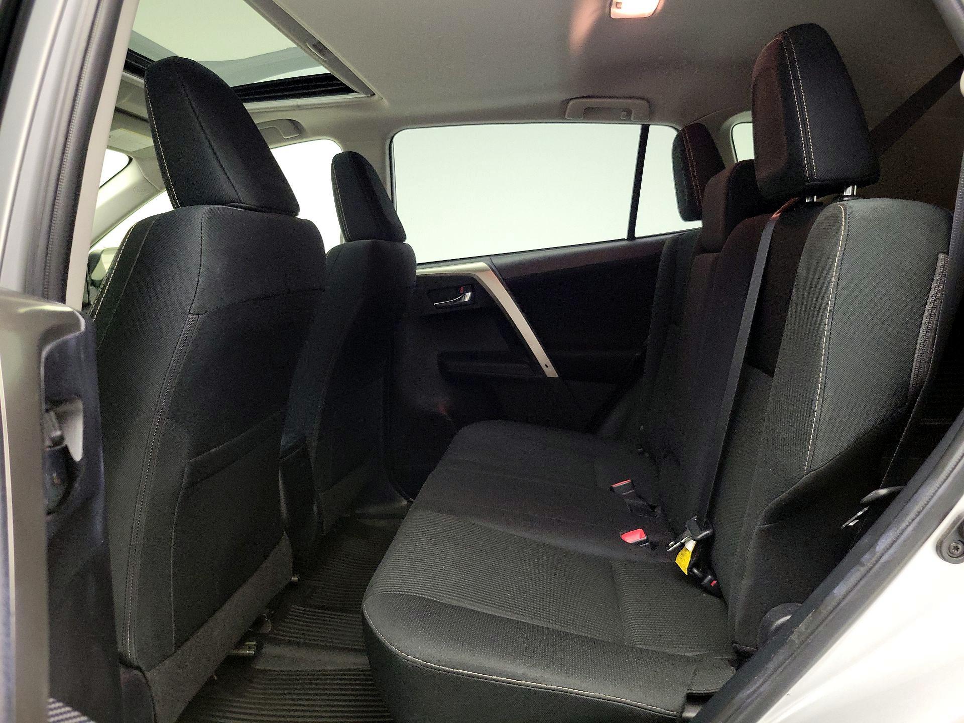 Thumbnail: 2015 Toyota RAV4 - 20