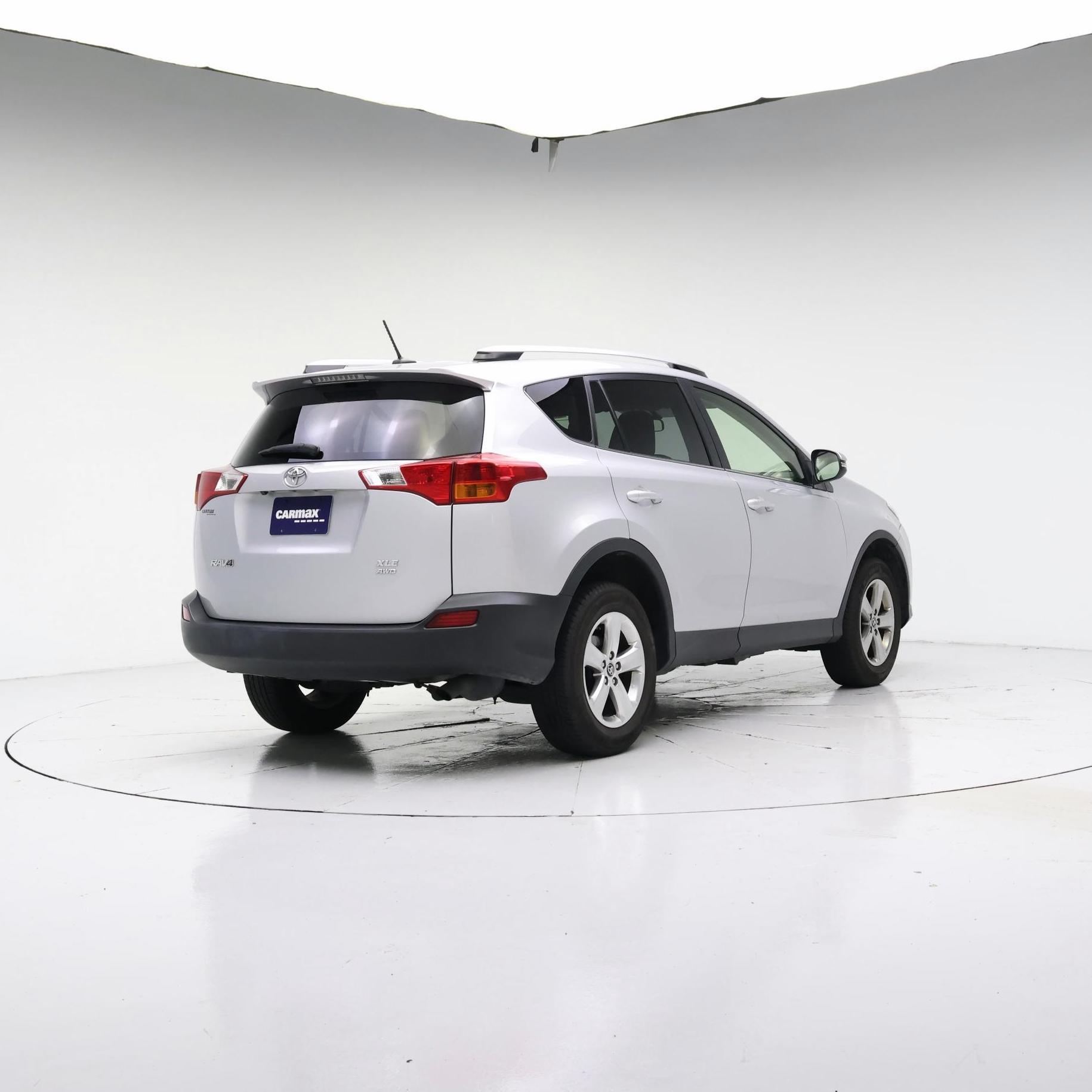 Thumbnail: 2015 Toyota RAV4 - 8