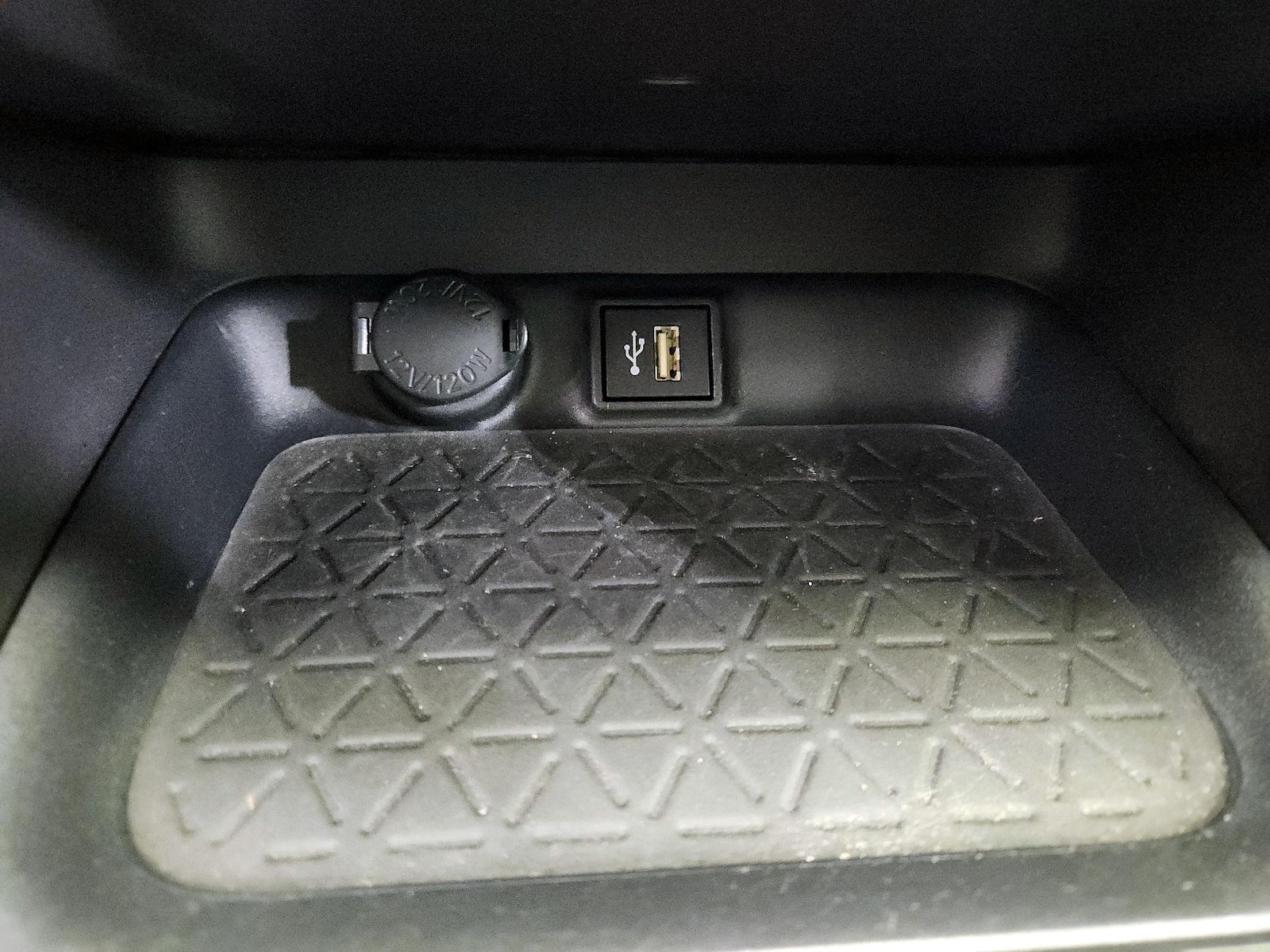 2025 Toyota RAV4 XLE Premium - Photo 19