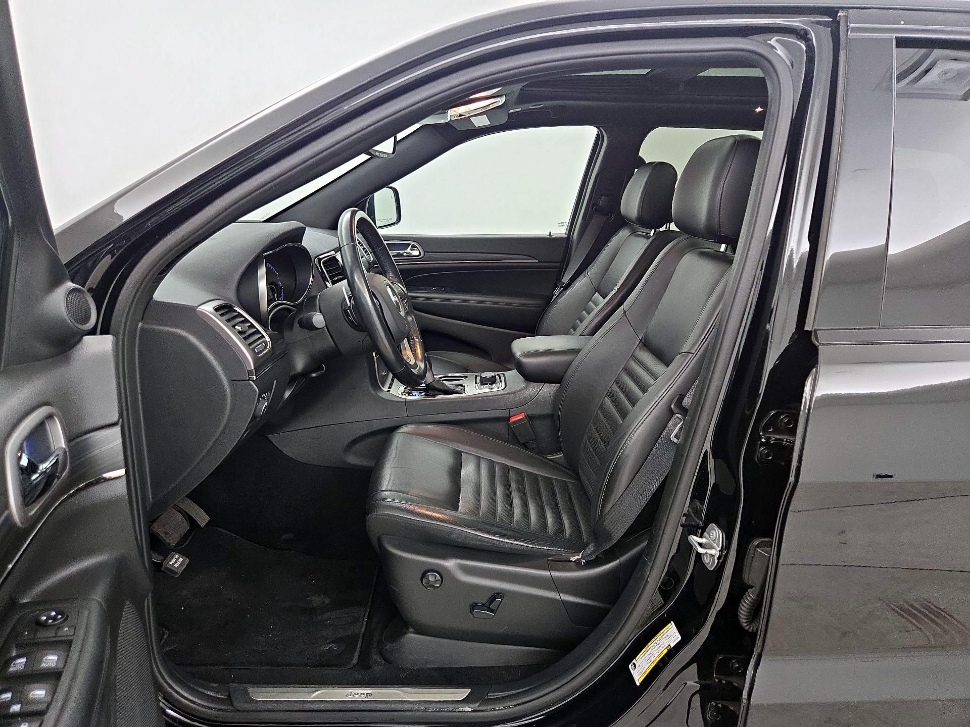 Thumbnail: 2020 Jeep Grand Cherokee - 11