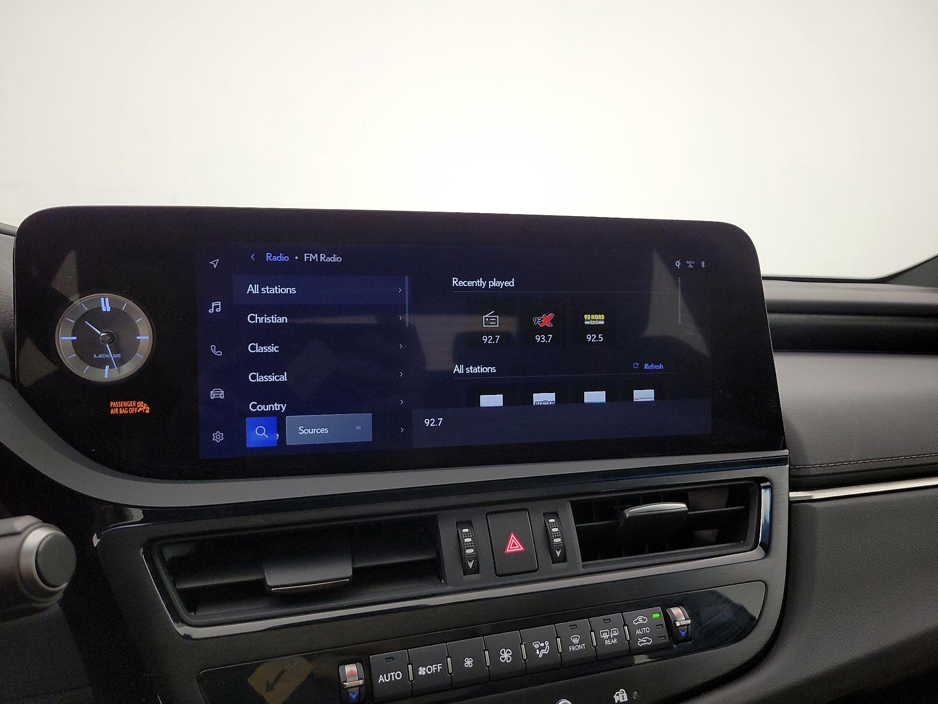 Thumbnail: 2023 Lexus ES - 16