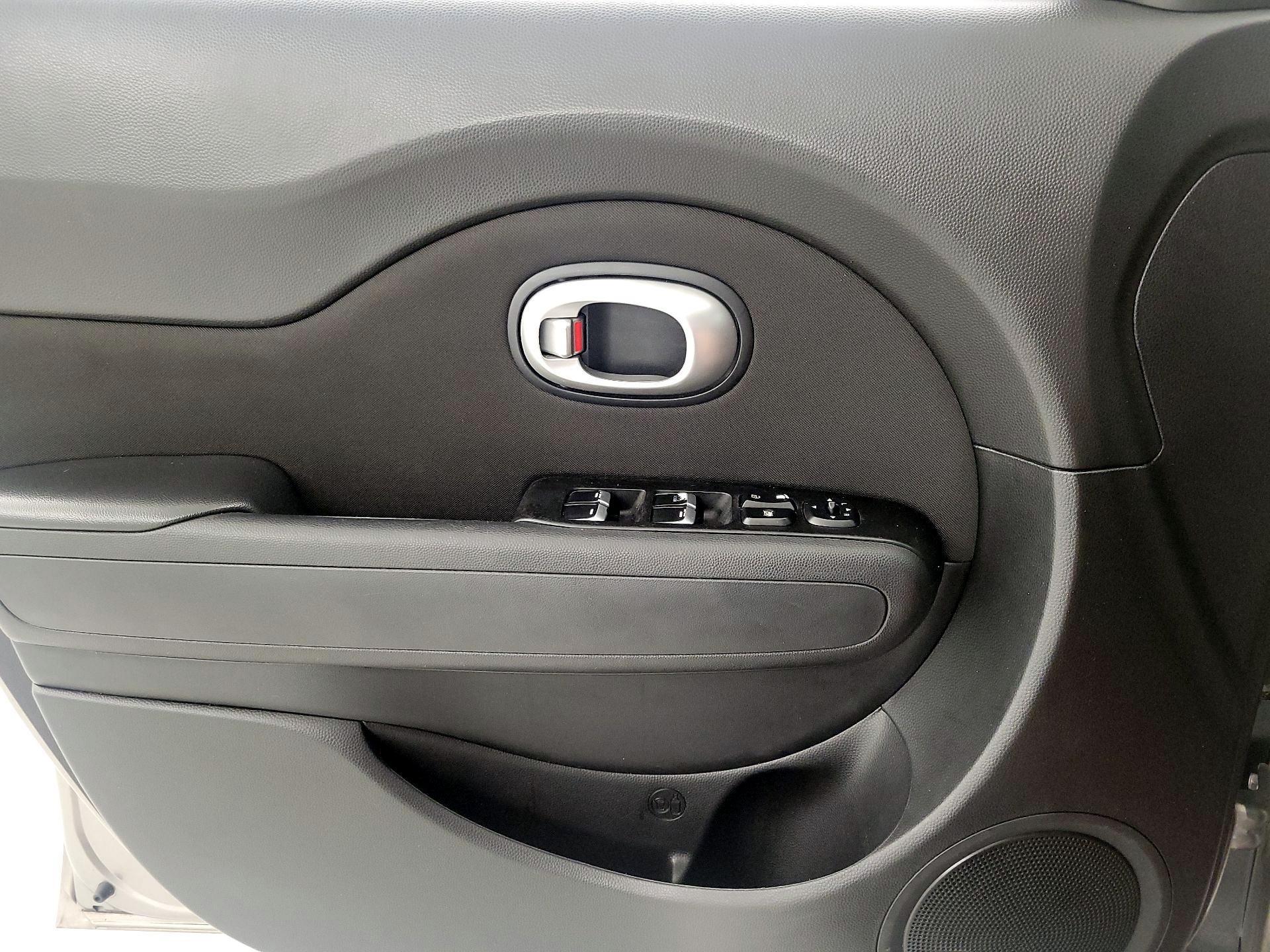 Thumbnail: 2018 Kia Soul - 12