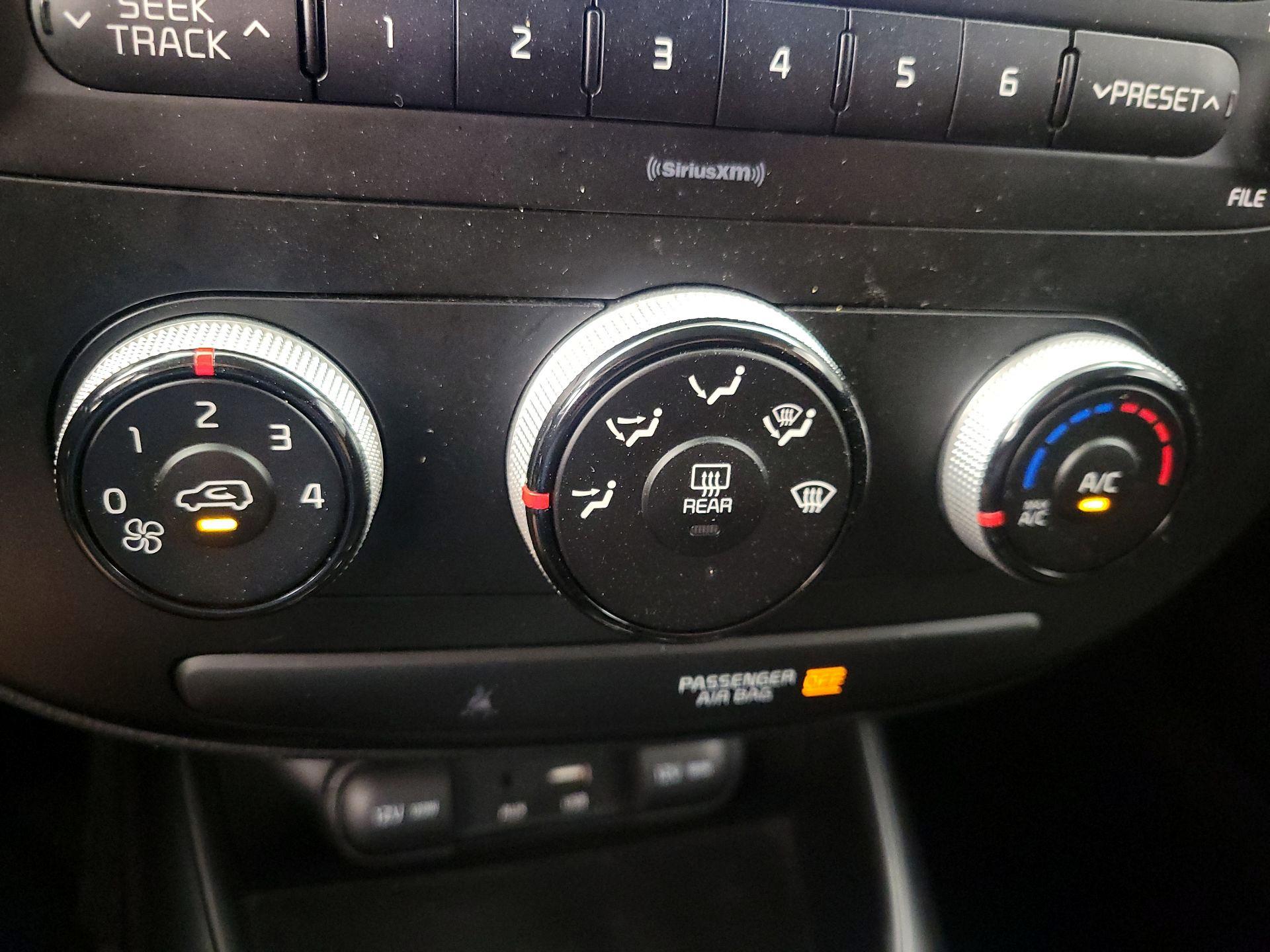 Thumbnail: 2018 Kia Soul - 16