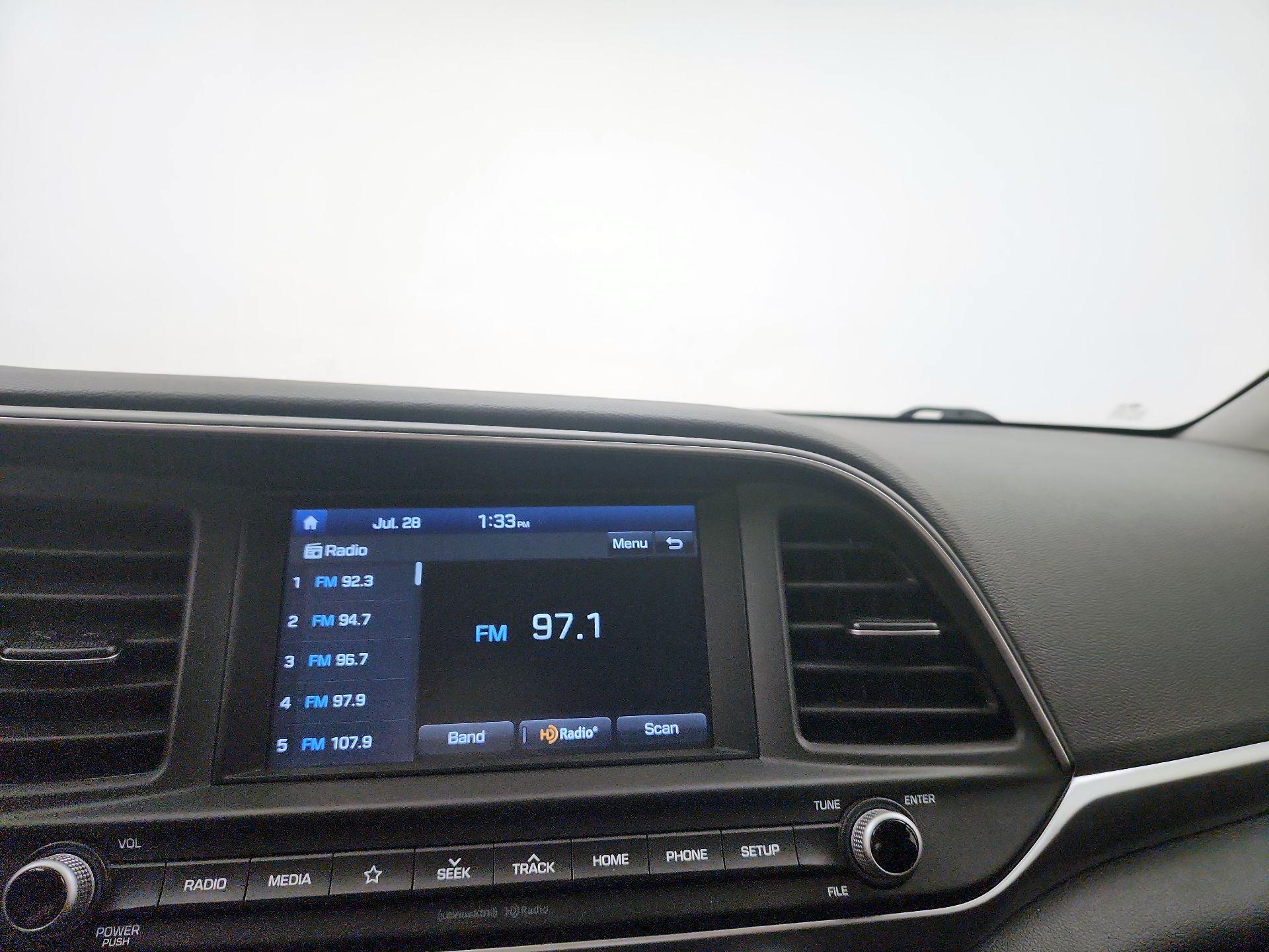 Thumbnail: 2020 Hyundai Elantra - 15