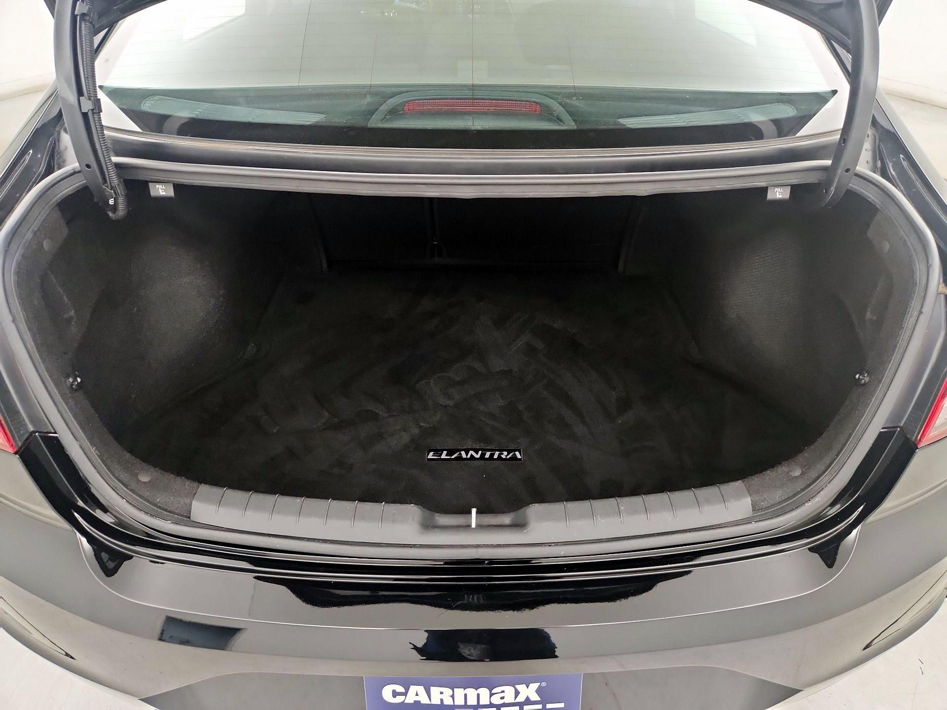 Thumbnail: 2020 Hyundai Elantra - 20