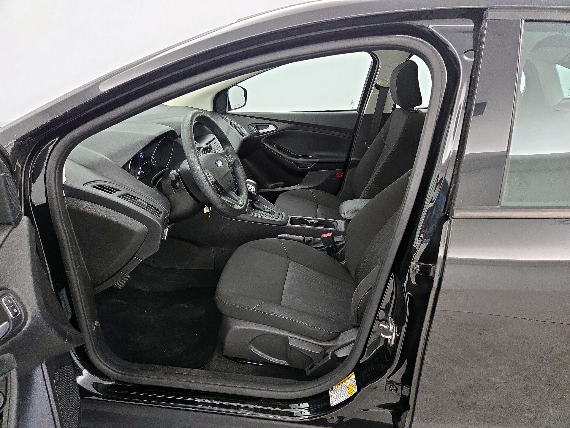 Thumbnail: 2015 Ford Focus - 11