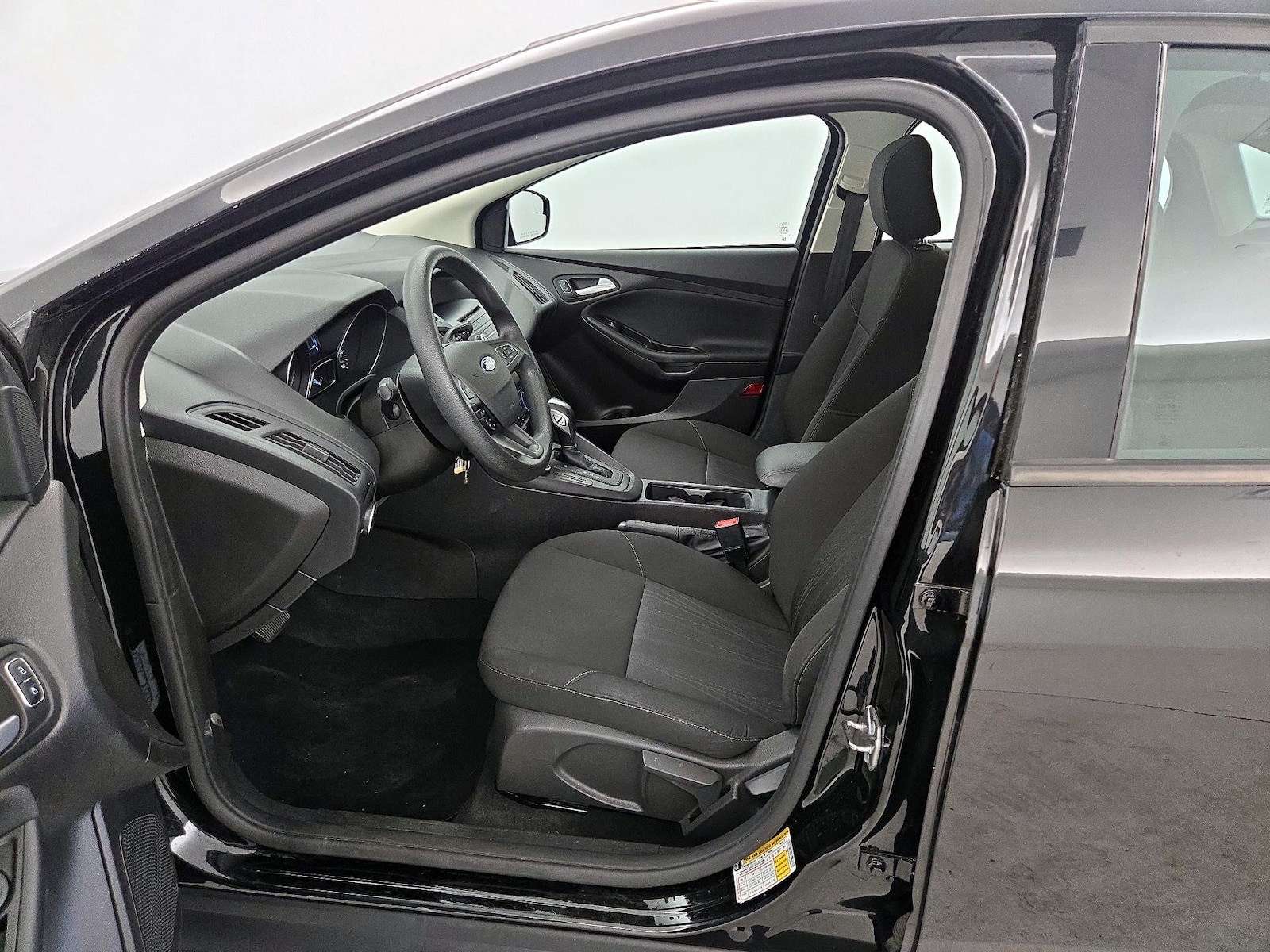 2015 Ford Focus SE - Photo 12