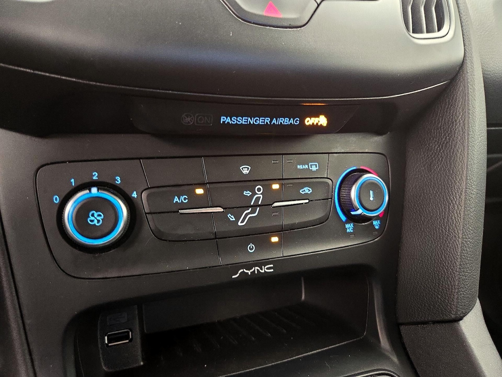 2015 Ford Focus SE - Photo 17