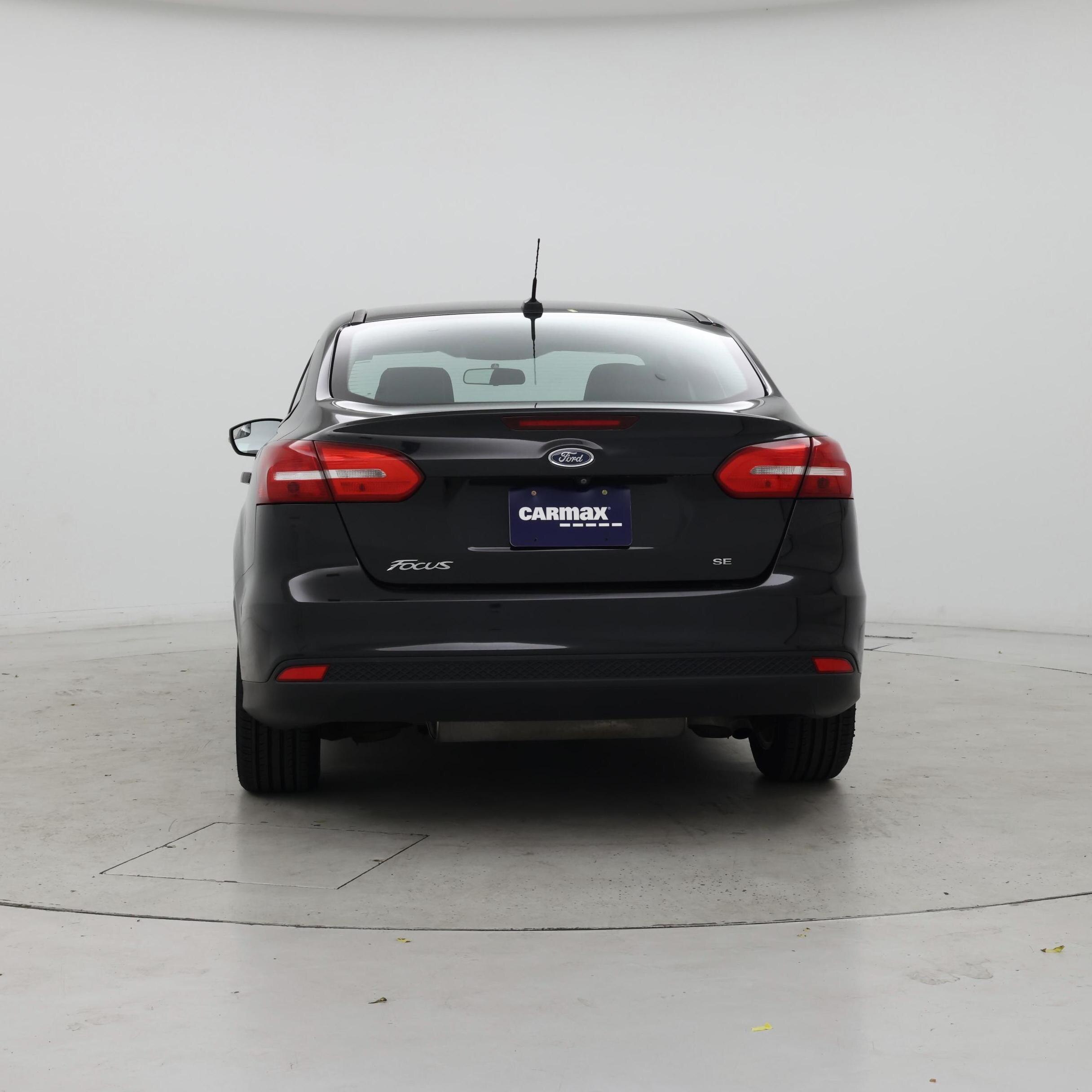 Thumbnail: 2015 Ford Focus - 6