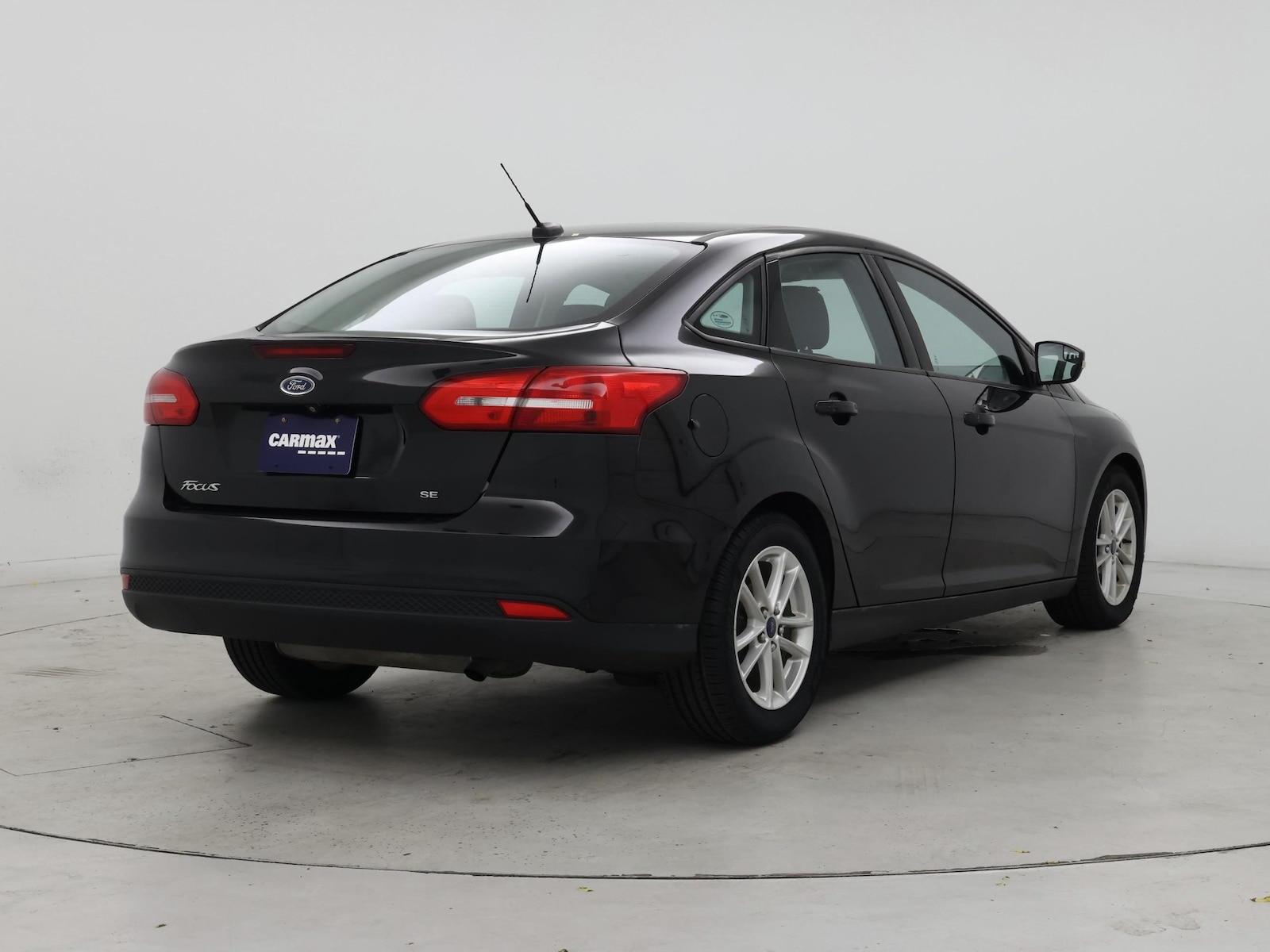 2015 Ford Focus SE - Photo 9