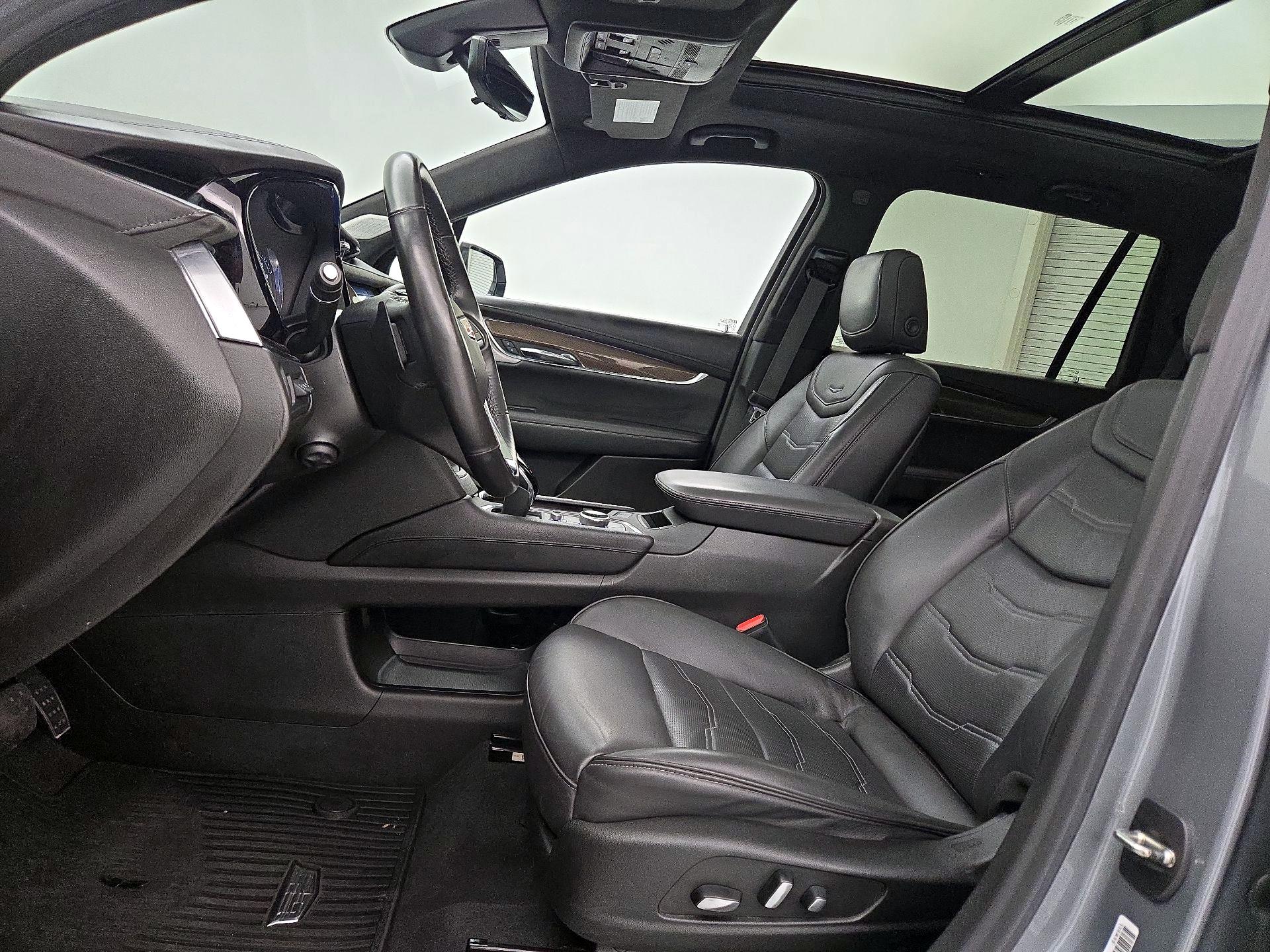 Thumbnail: 2023 Cadillac XT6 - 11
