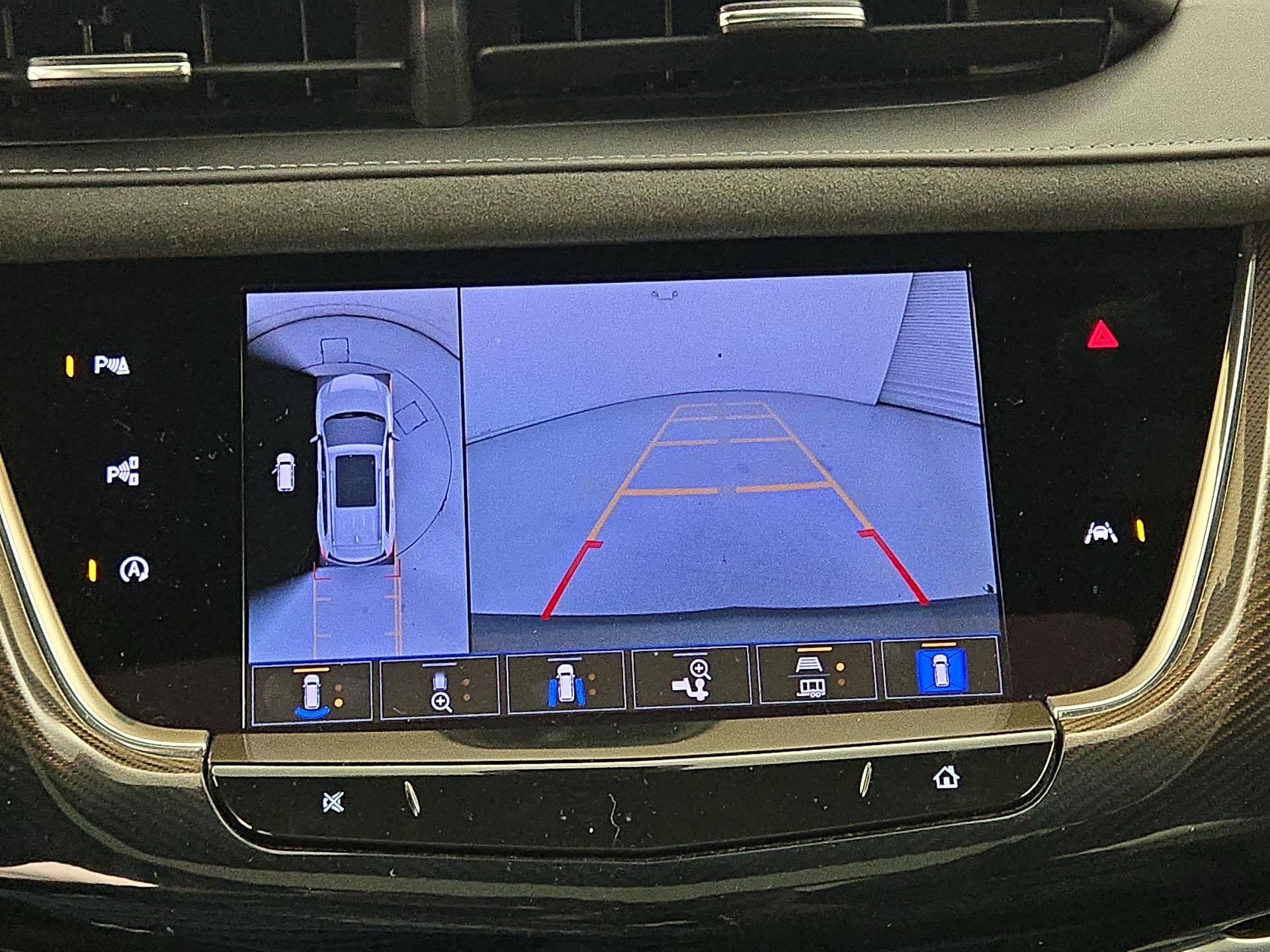 Thumbnail: 2023 Cadillac XT6 - 14