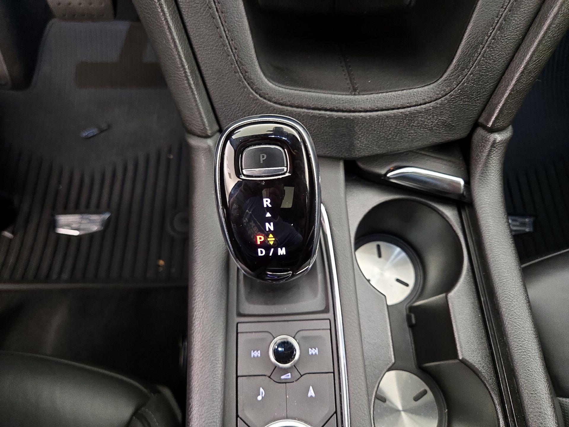 Thumbnail: 2023 Cadillac XT6 - 17