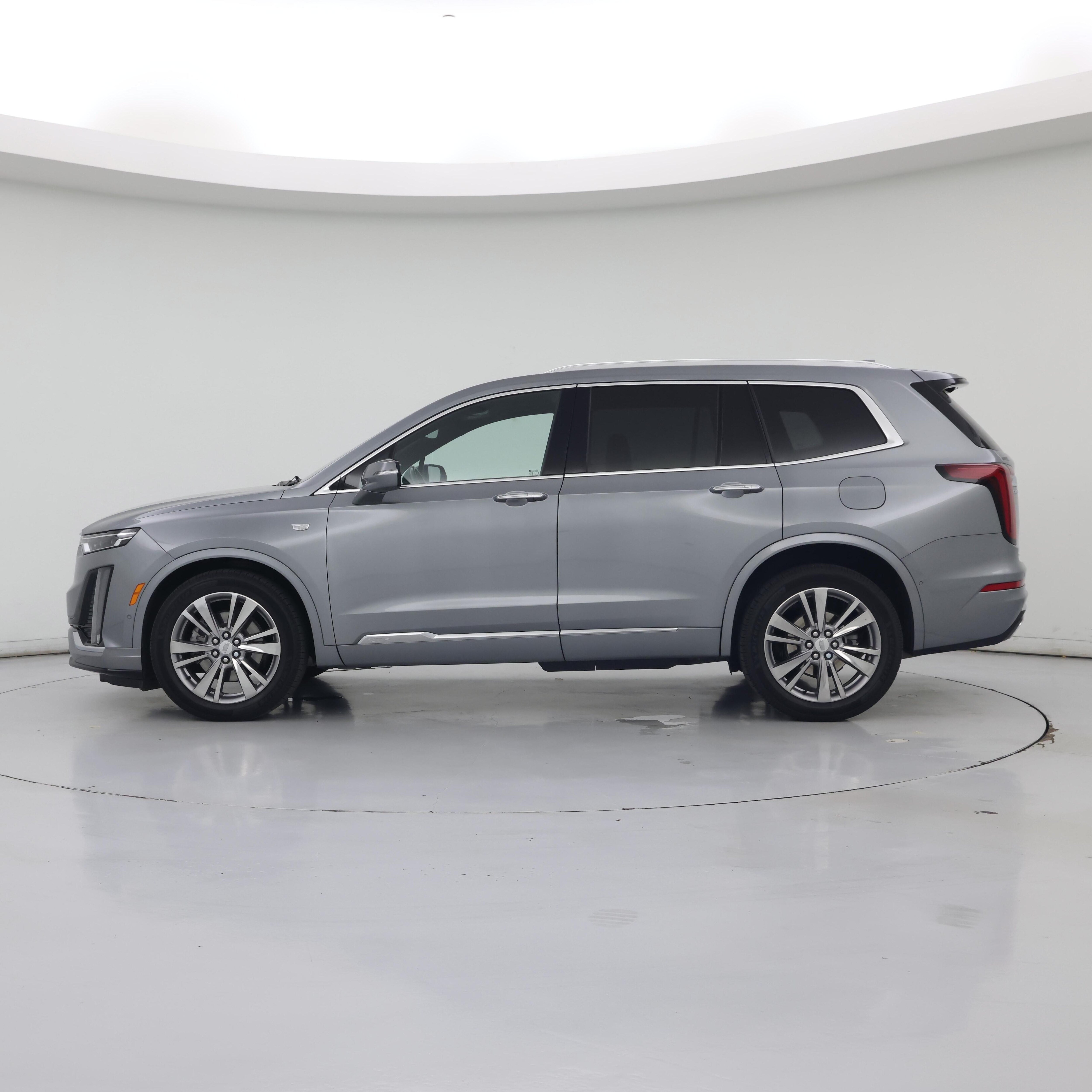 Thumbnail: 2023 Cadillac XT6 - 3