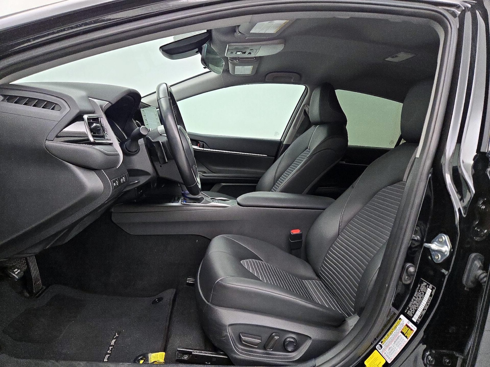 2023 Toyota Camry SE - Photo 12