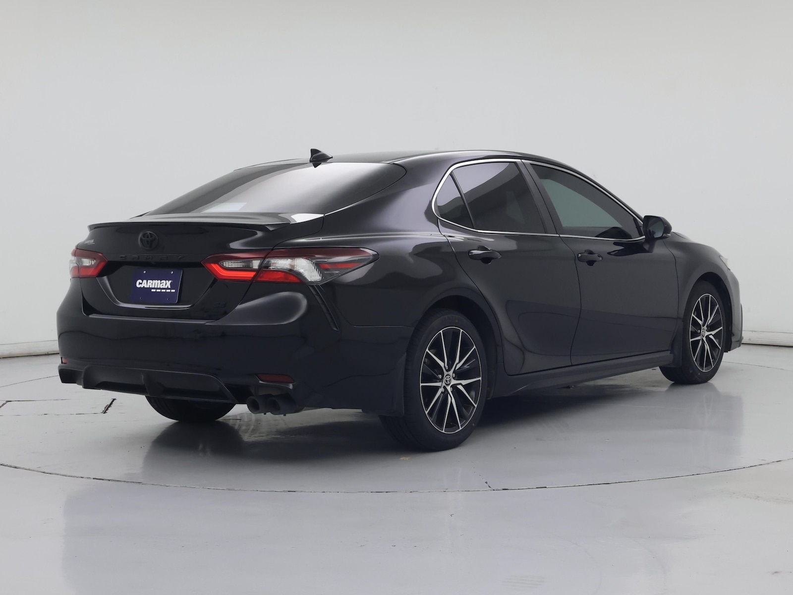 2023 Toyota Camry SE - Photo 9
