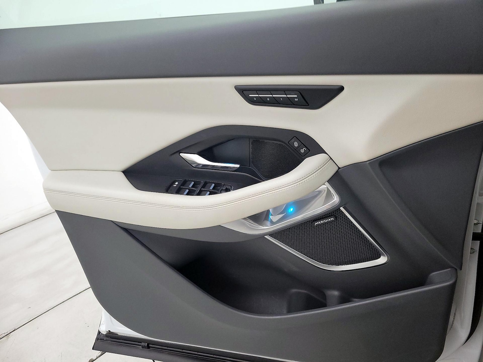 2019 Jaguar E-PACE SE - Photo 13