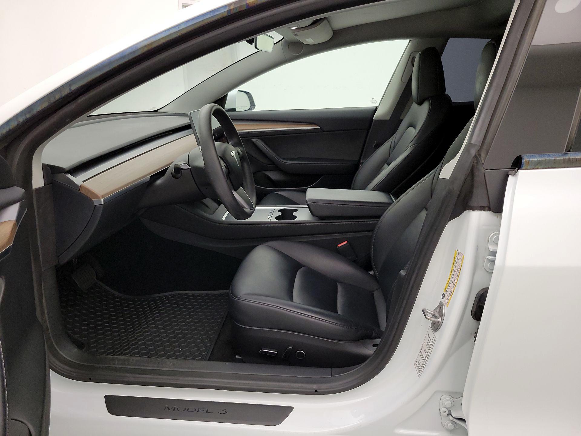 Thumbnail: 2023 Tesla Model 3 - 11