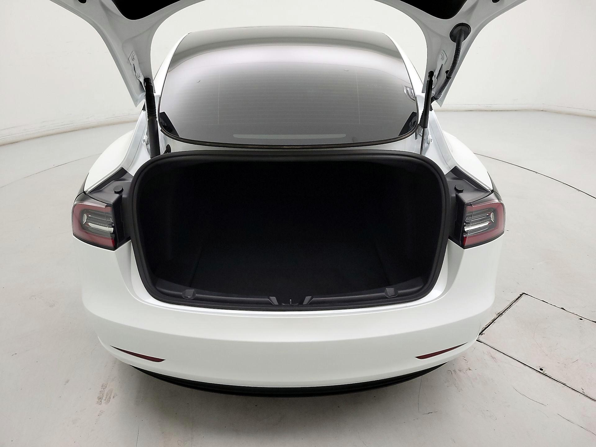 Thumbnail: 2023 Tesla Model 3 - 19