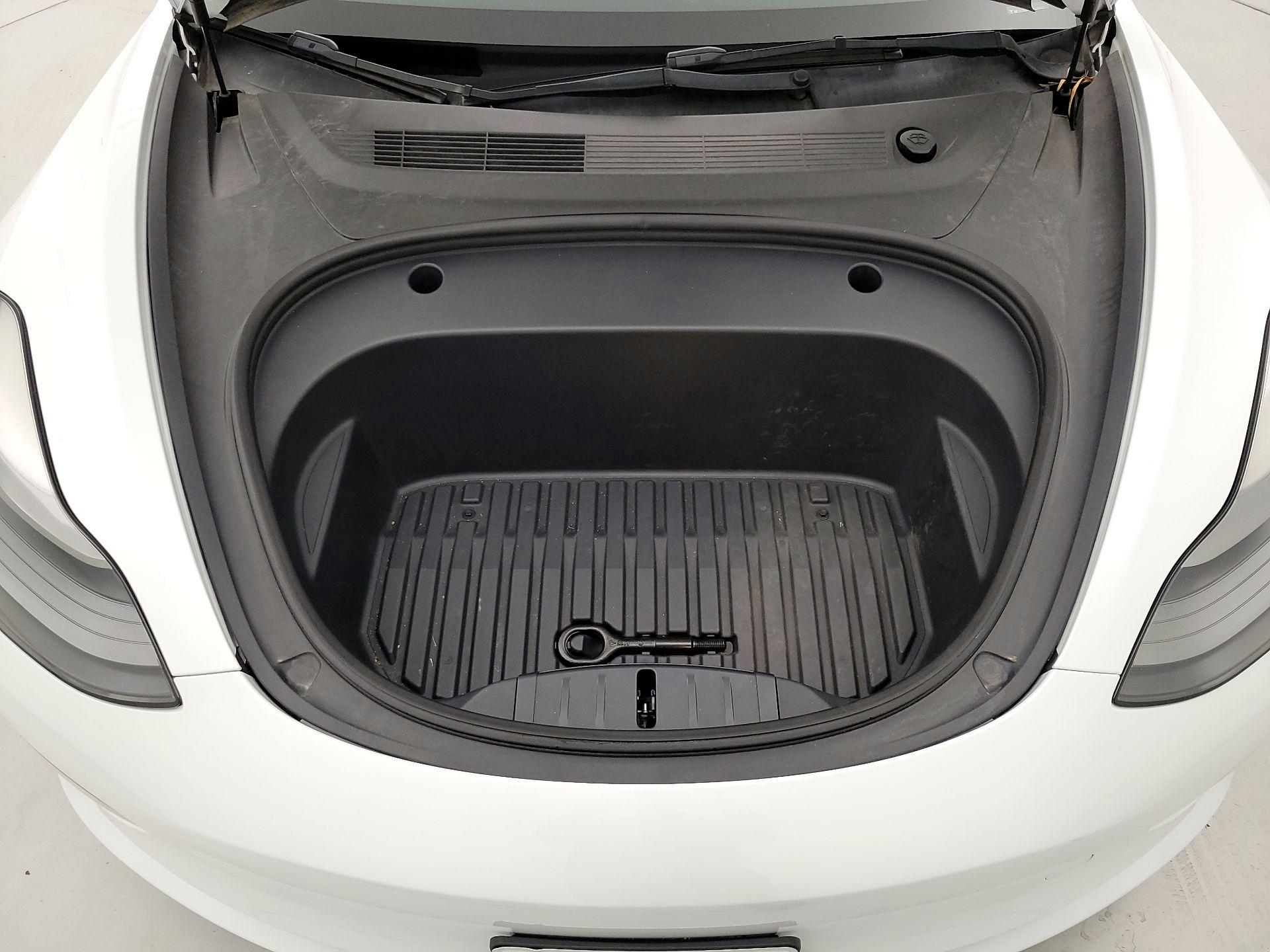Thumbnail: 2023 Tesla Model 3 - 20