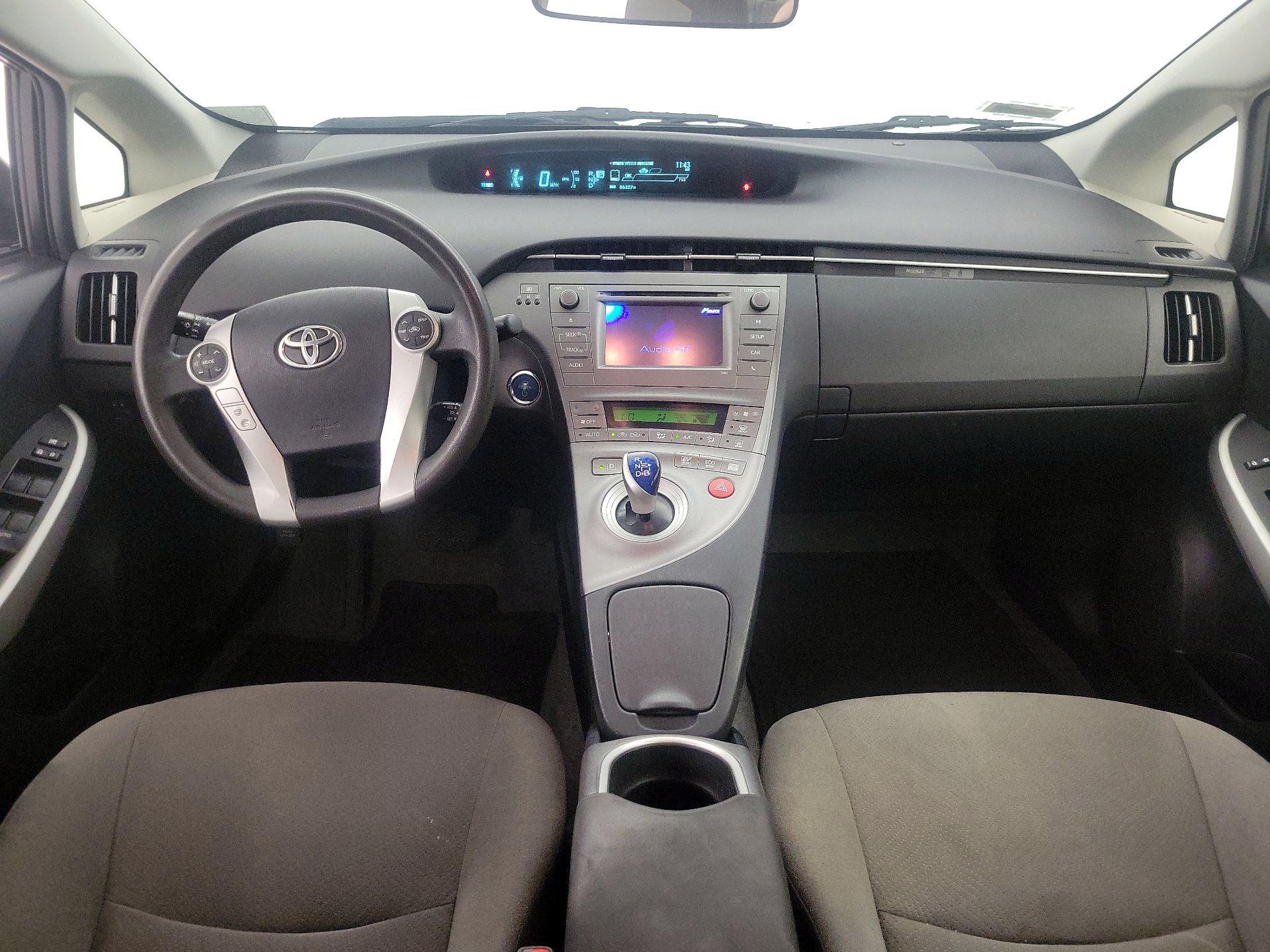 Thumbnail: 2015 Toyota Prius - 9