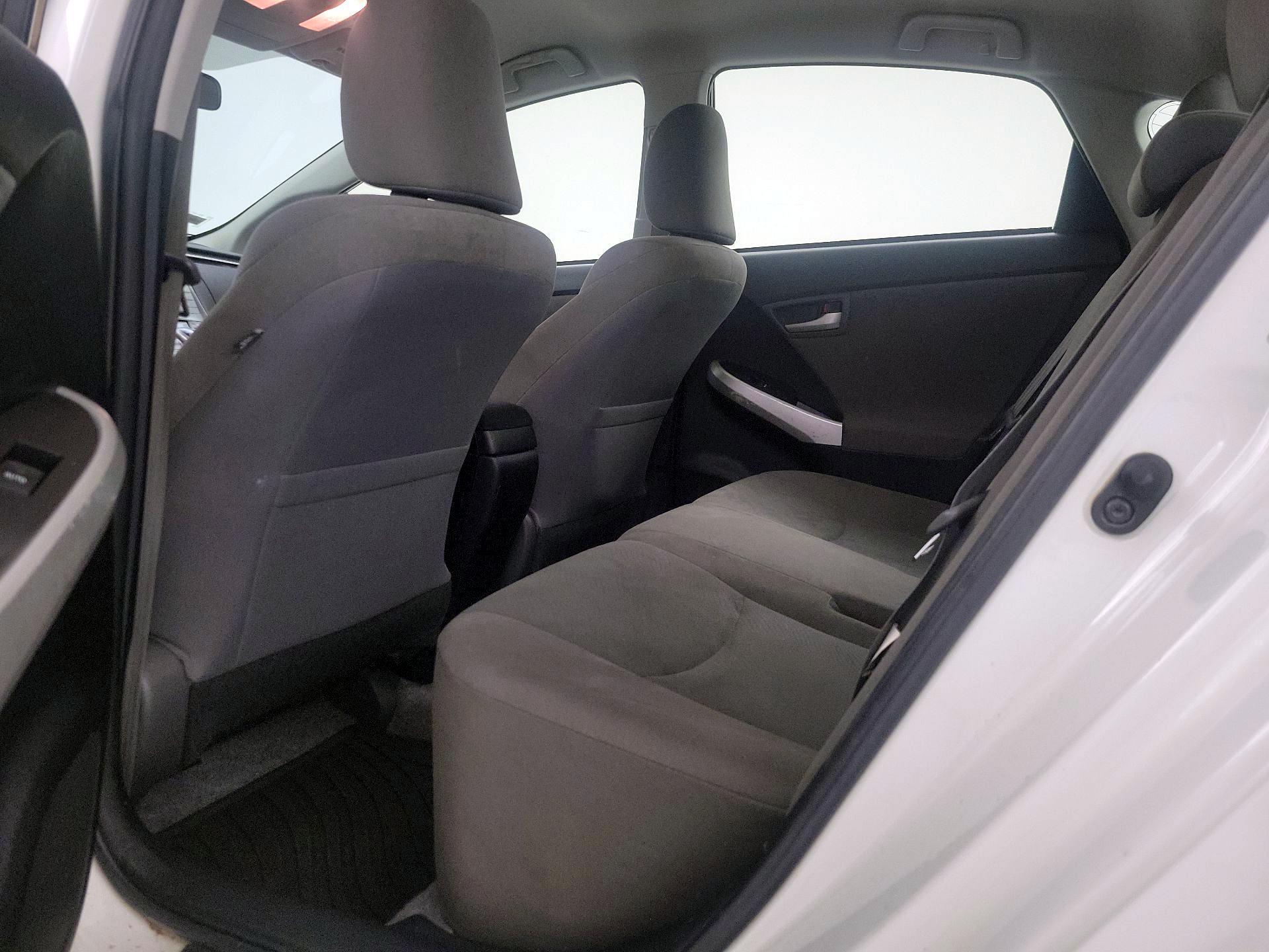 Thumbnail: 2015 Toyota Prius - 18