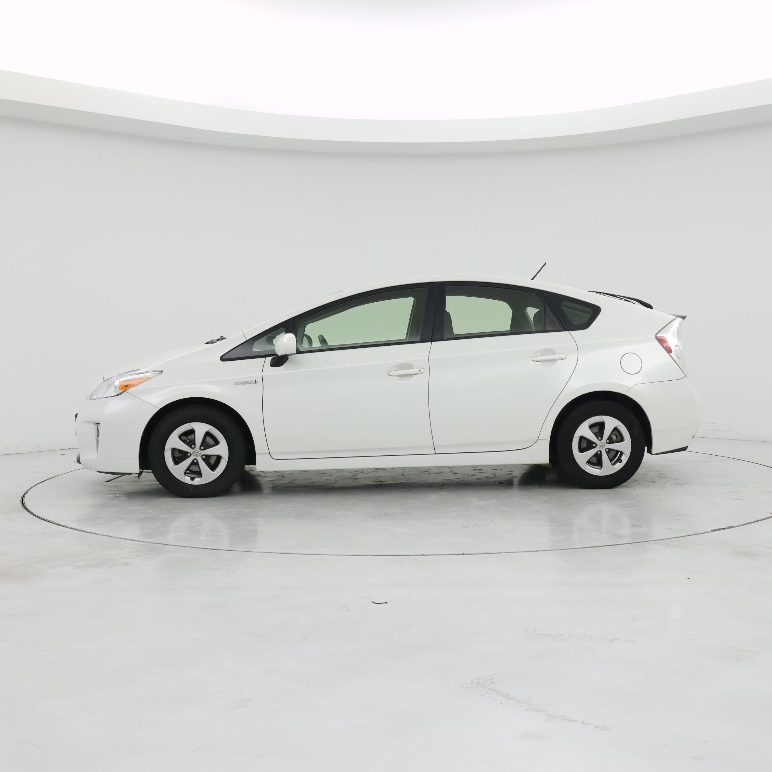 Thumbnail: 2015 Toyota Prius - 3