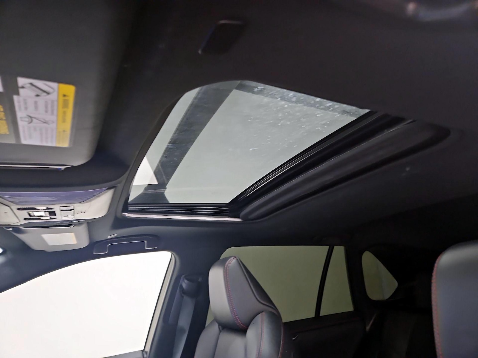 Sunroof(s) & Overhead Airbags