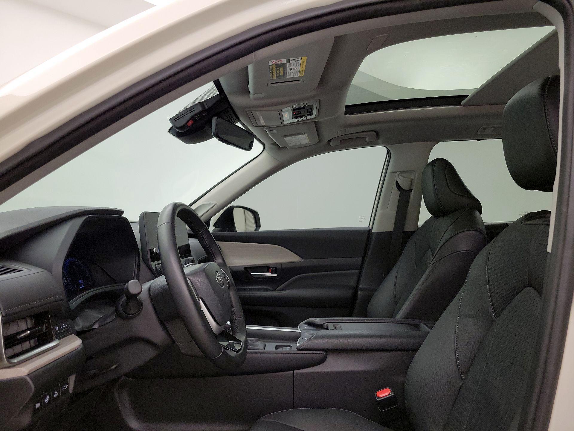 Thumbnail: 2024 Toyota Highlander - 19