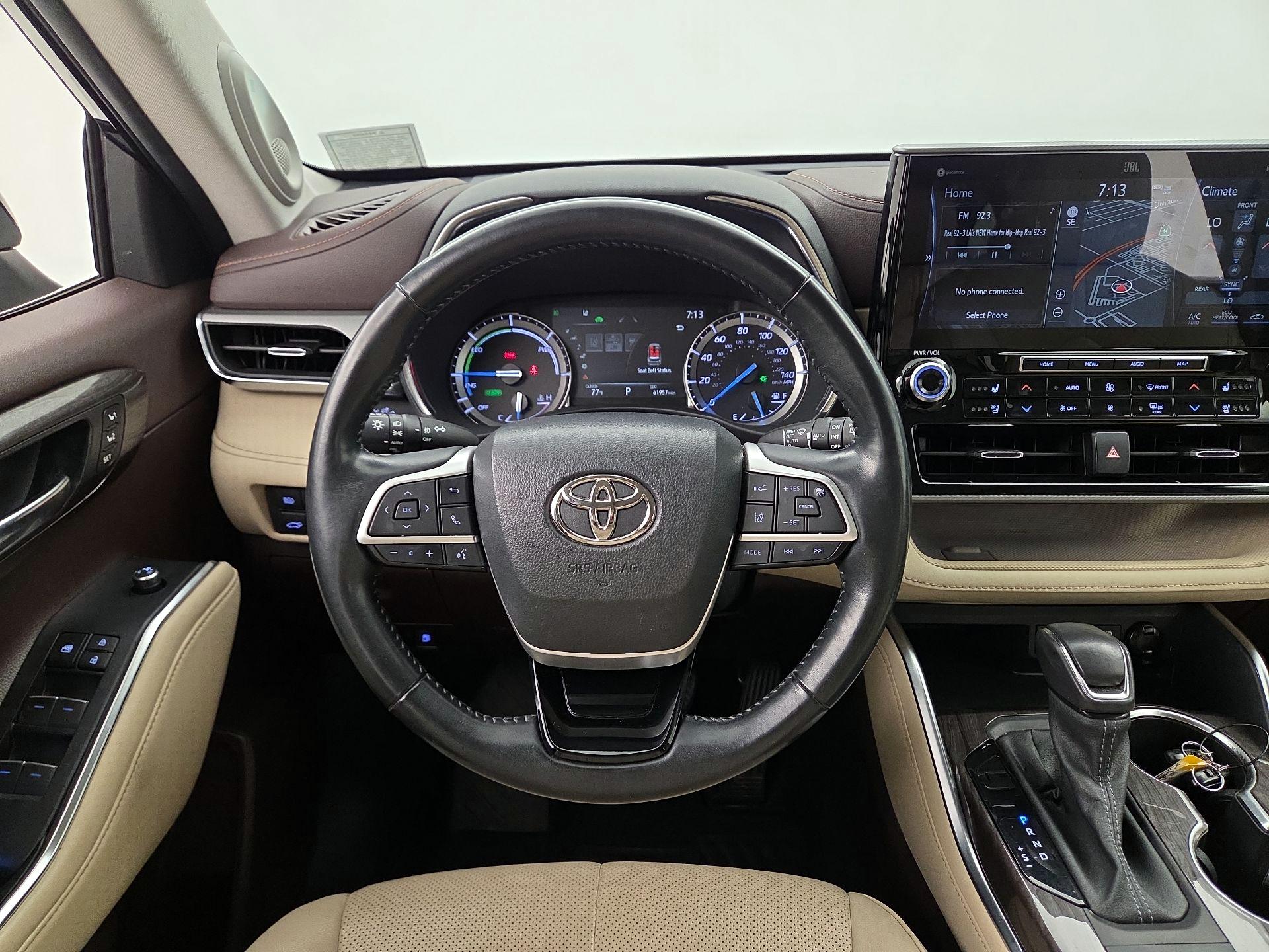 Thumbnail: 2022 Toyota Highlander - 10