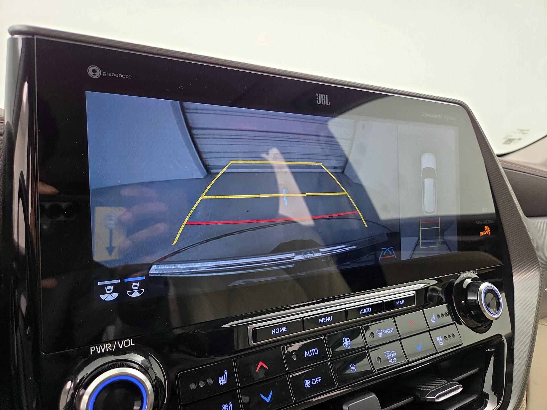 Thumbnail: 2022 Toyota Highlander - 15