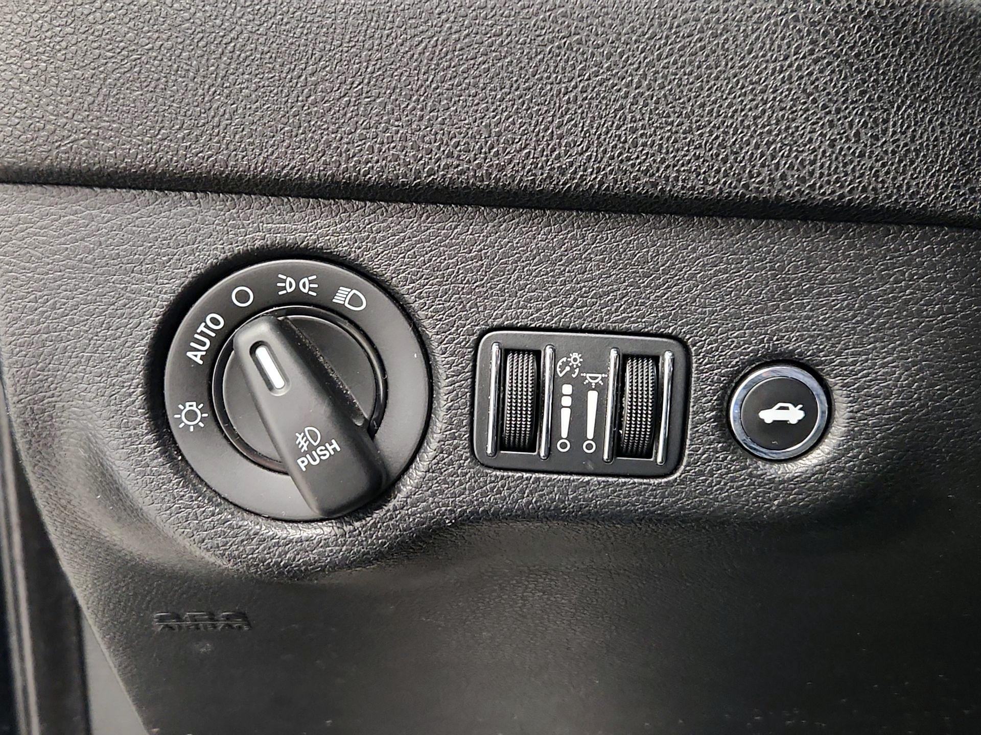 Thumbnail: 2019 Dodge Charger - 13