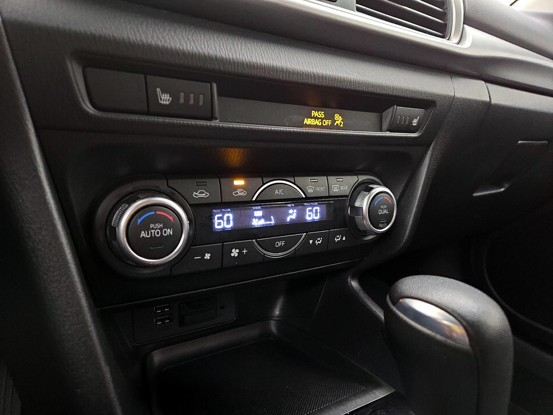 Thumbnail: 2017 Mazda Mazda3 - 16
