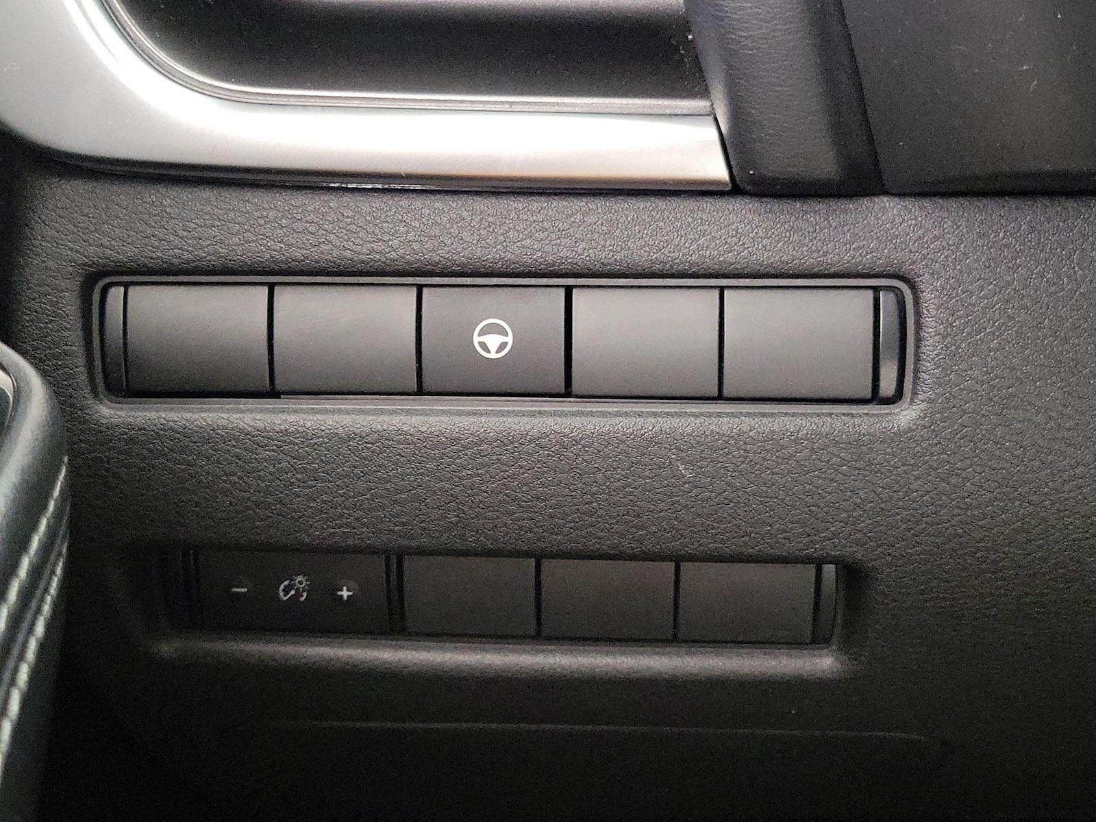 2023 Nissan Rogue SV - Photo 14